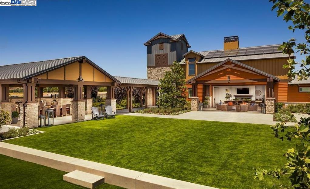 275 Fennel Way