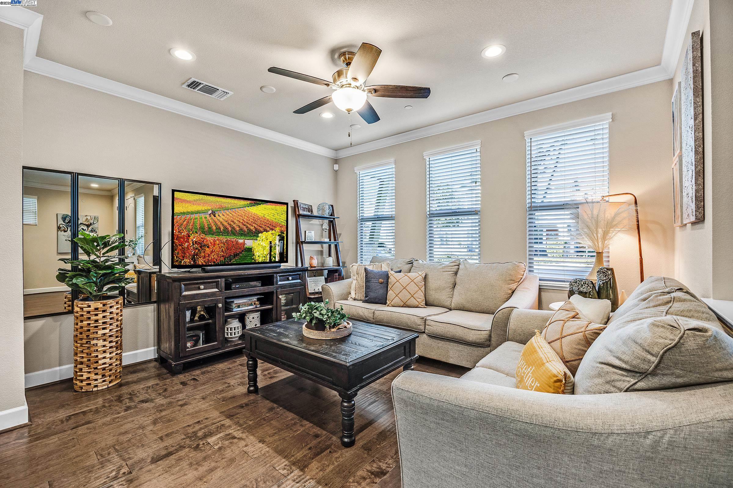 275 Fennel Way