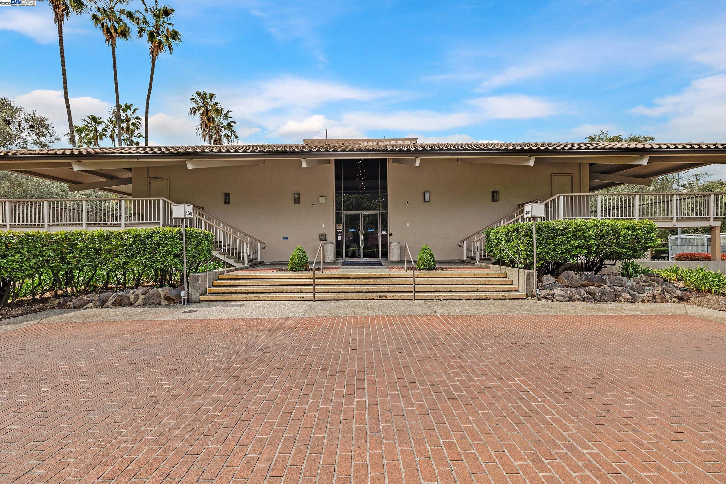 420 N Civic Dr # 101