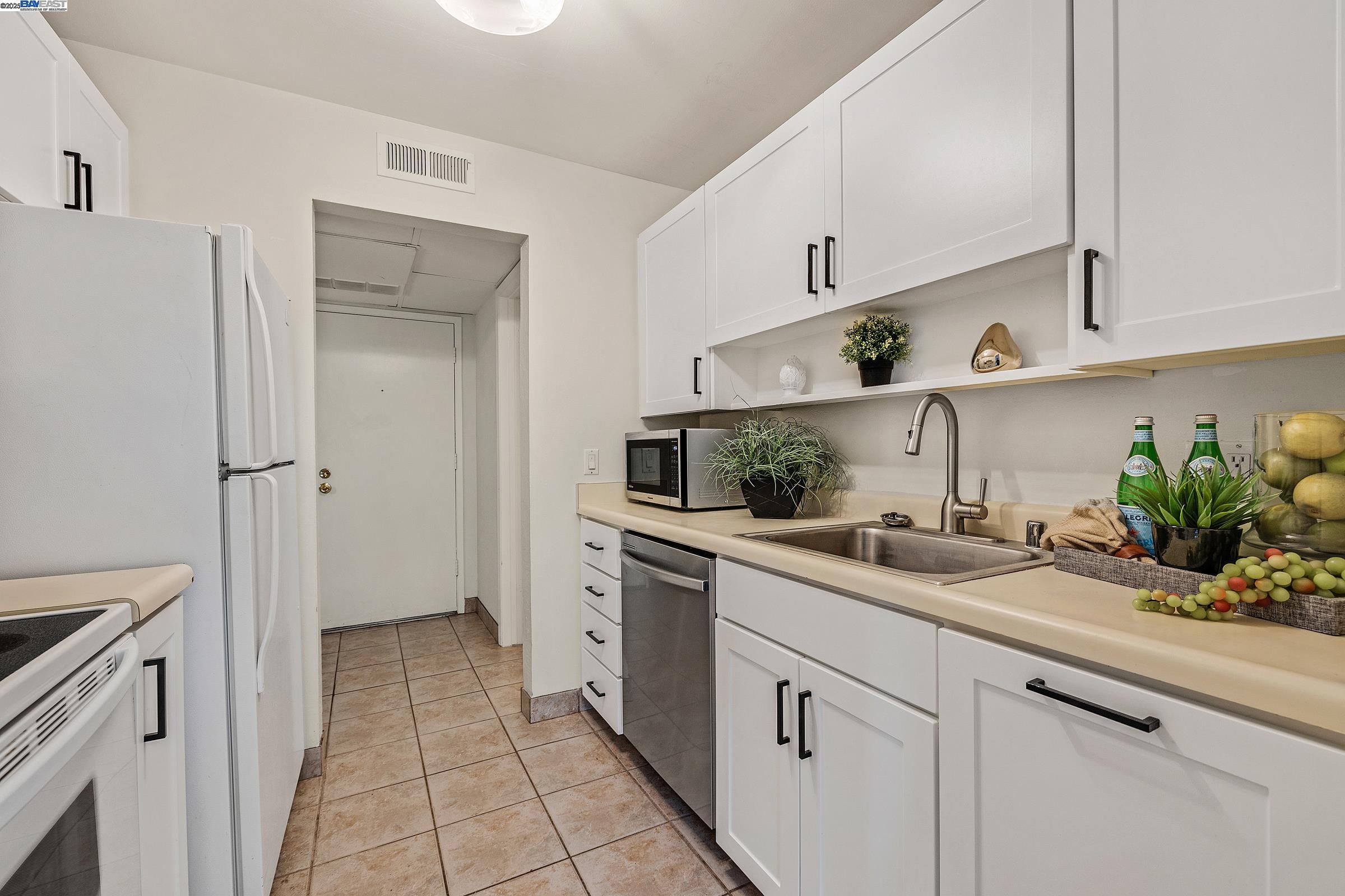 420 N Civic Dr # 101