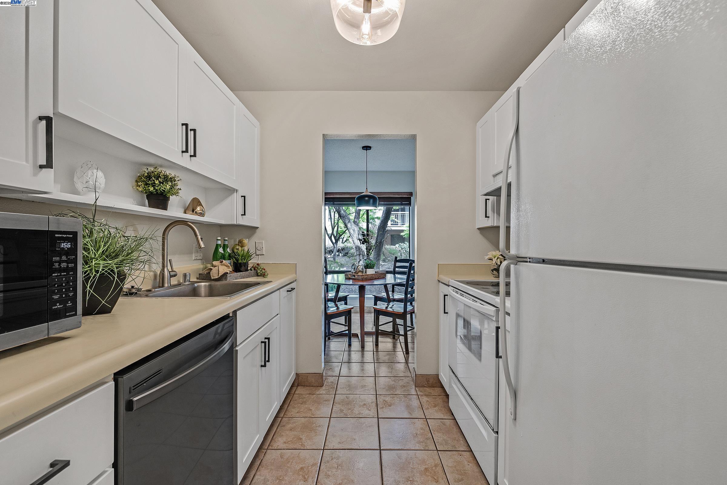 420 N Civic Dr # 101