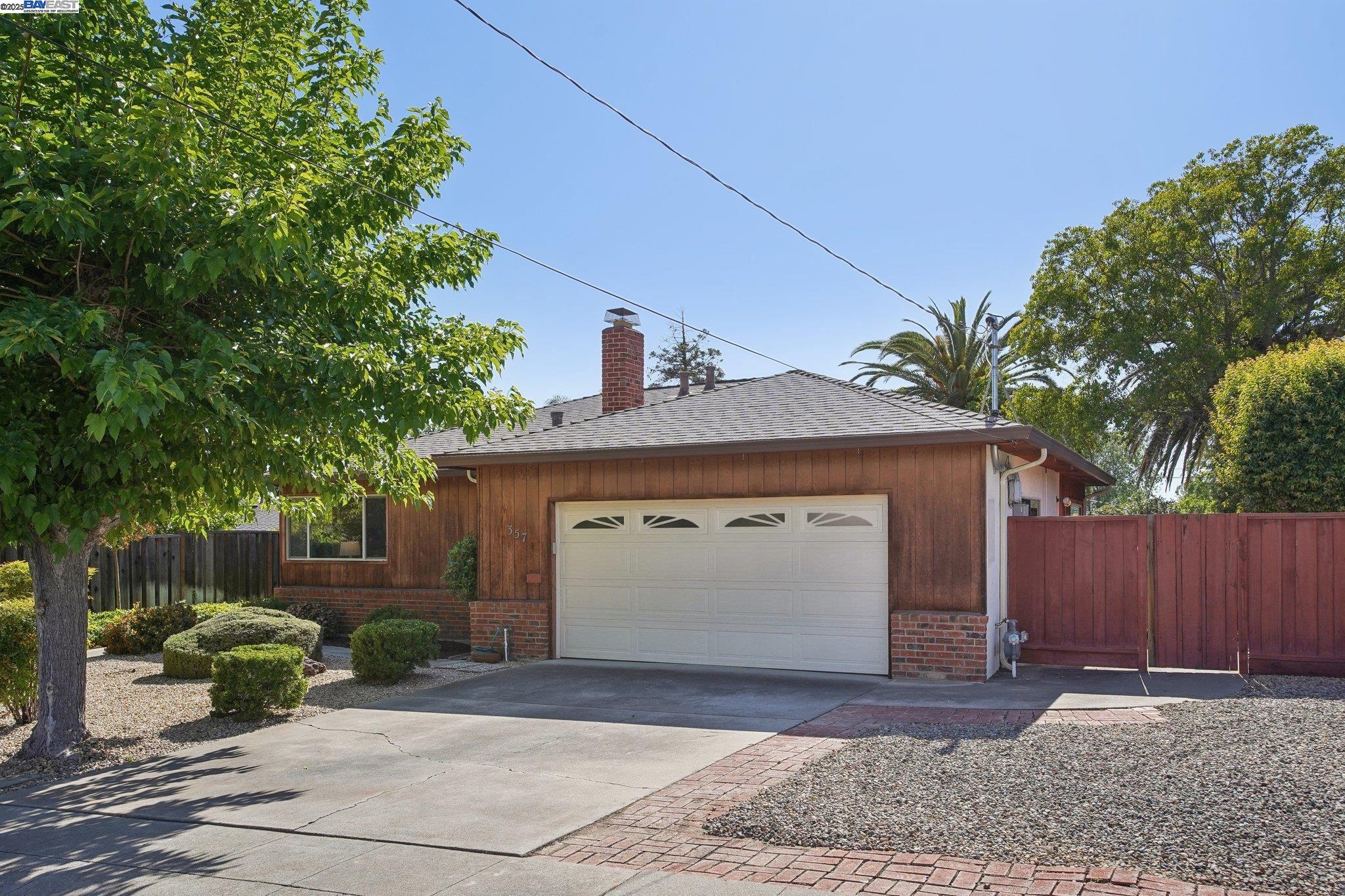 357 Lincoln Ave