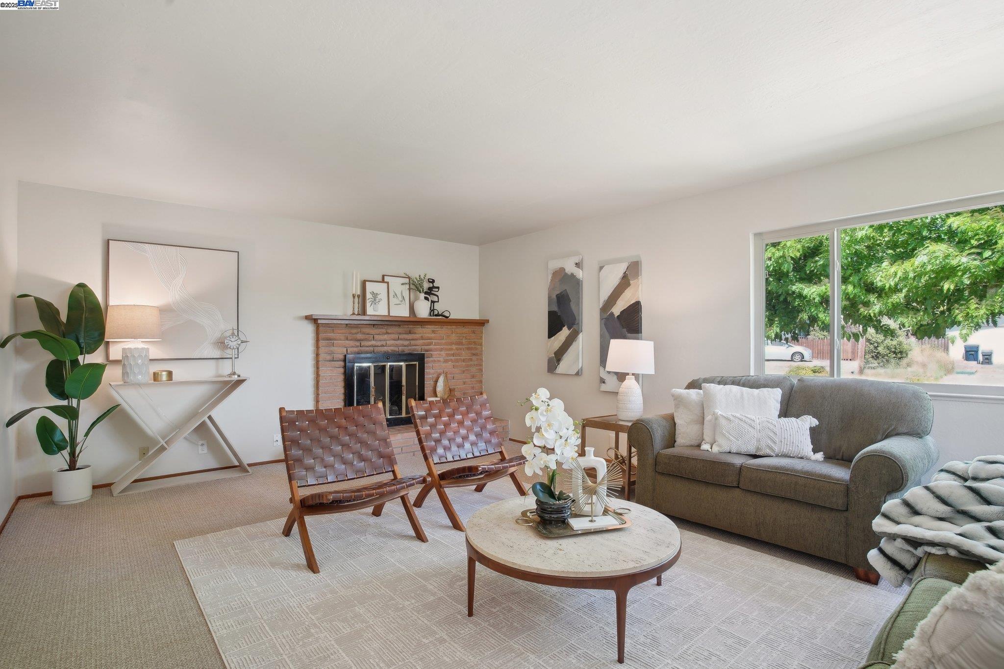 357 Lincoln Ave