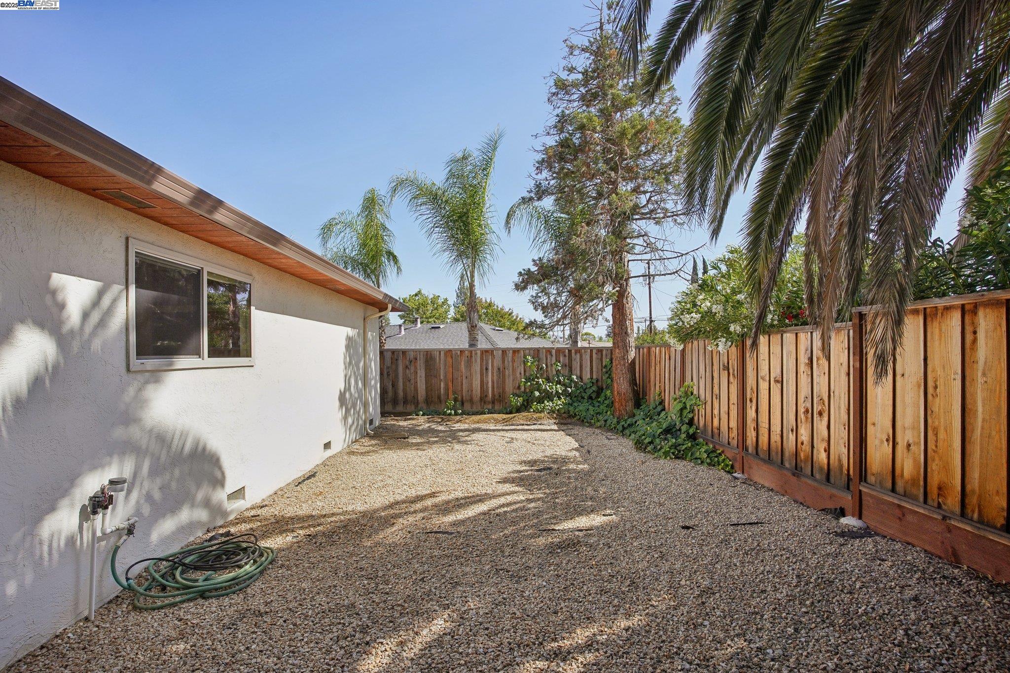357 Lincoln Ave