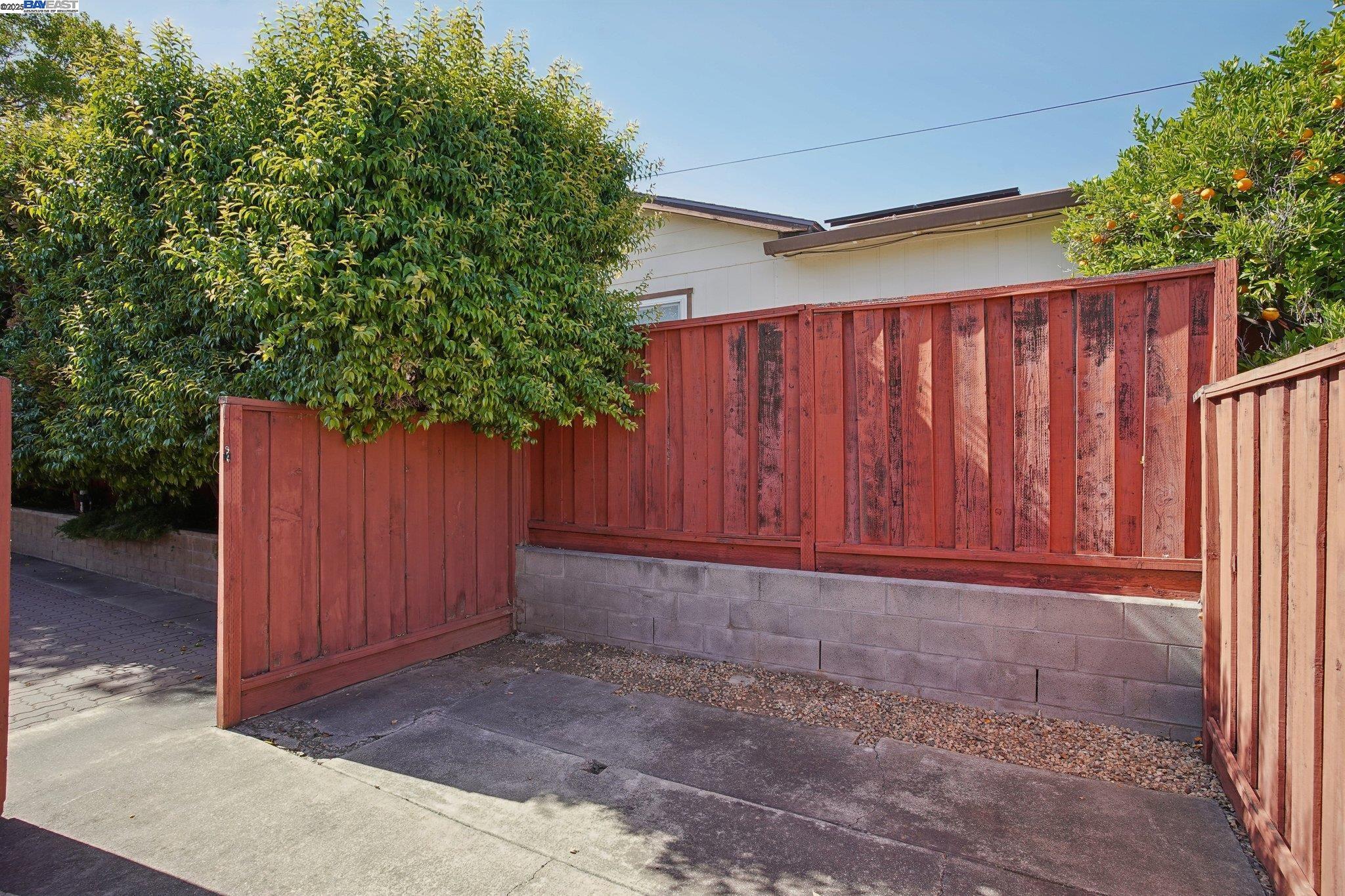 357 Lincoln Ave