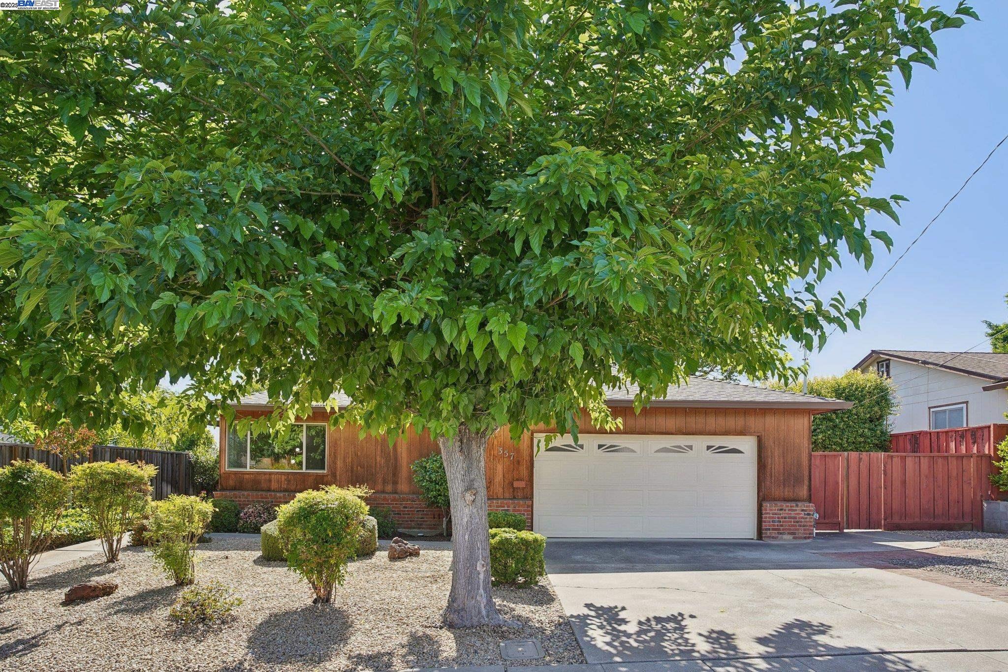 357 Lincoln Ave
