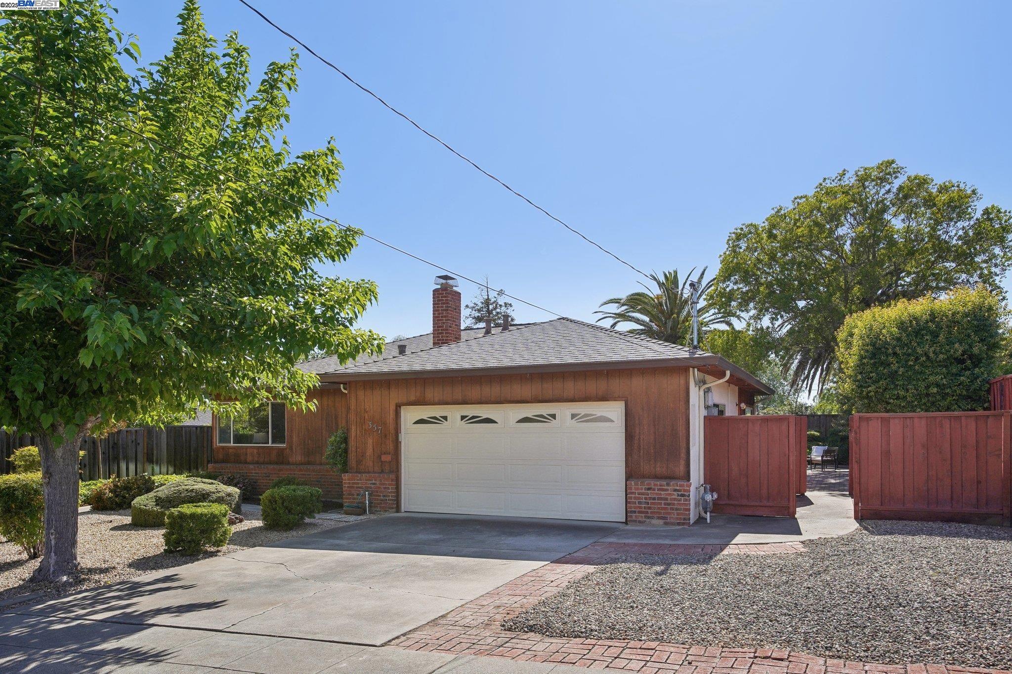 357 Lincoln Ave