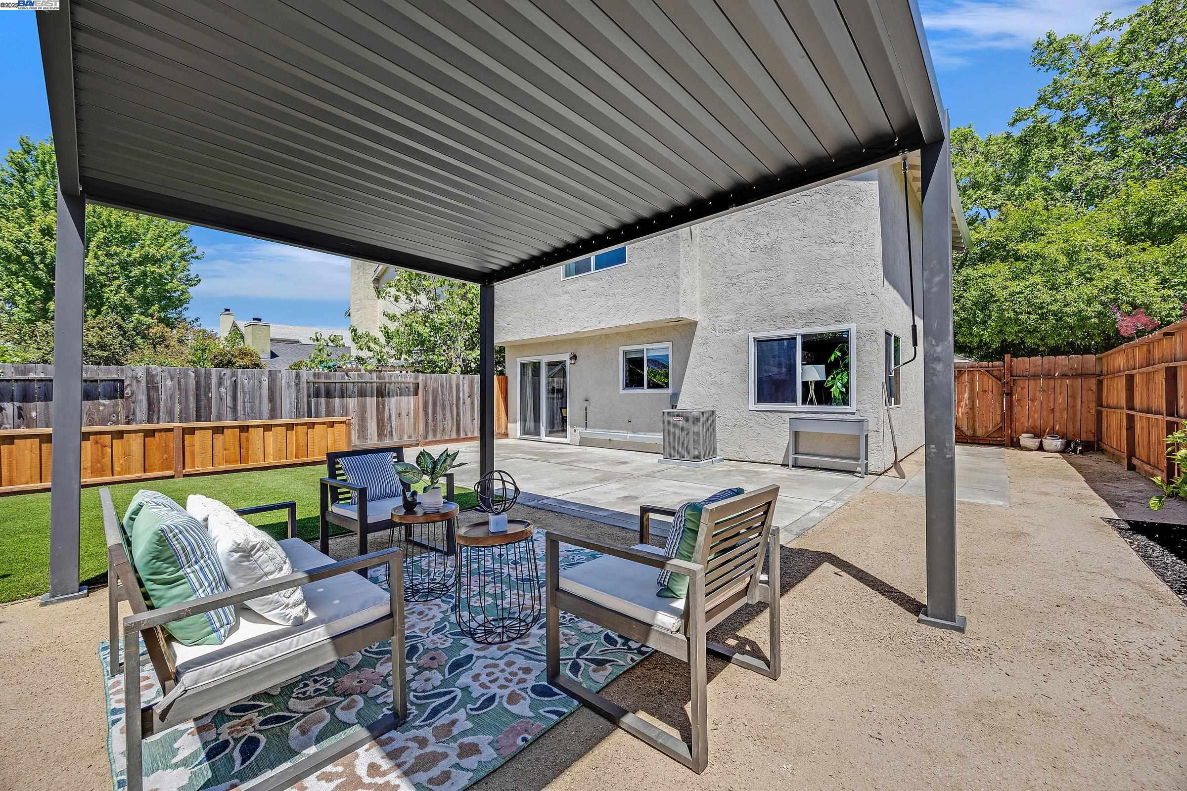 2236 Oakland Ave