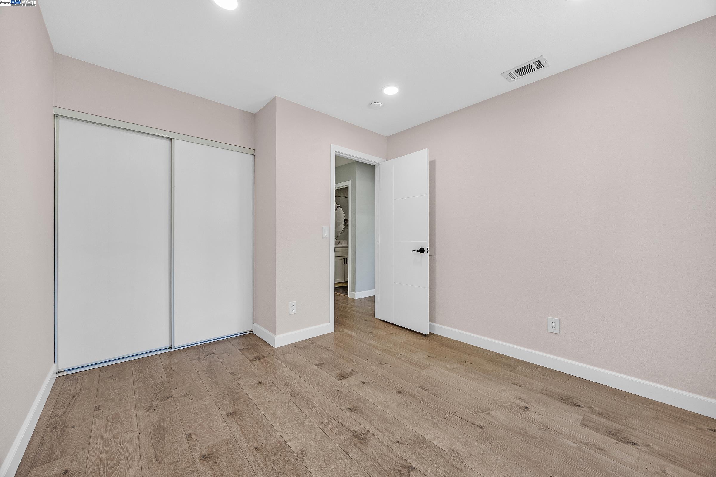 2236 Oakland Ave