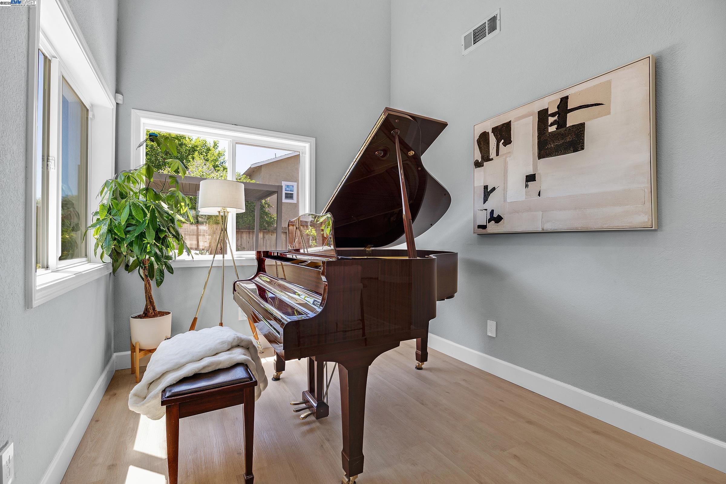 2236 Oakland Ave
