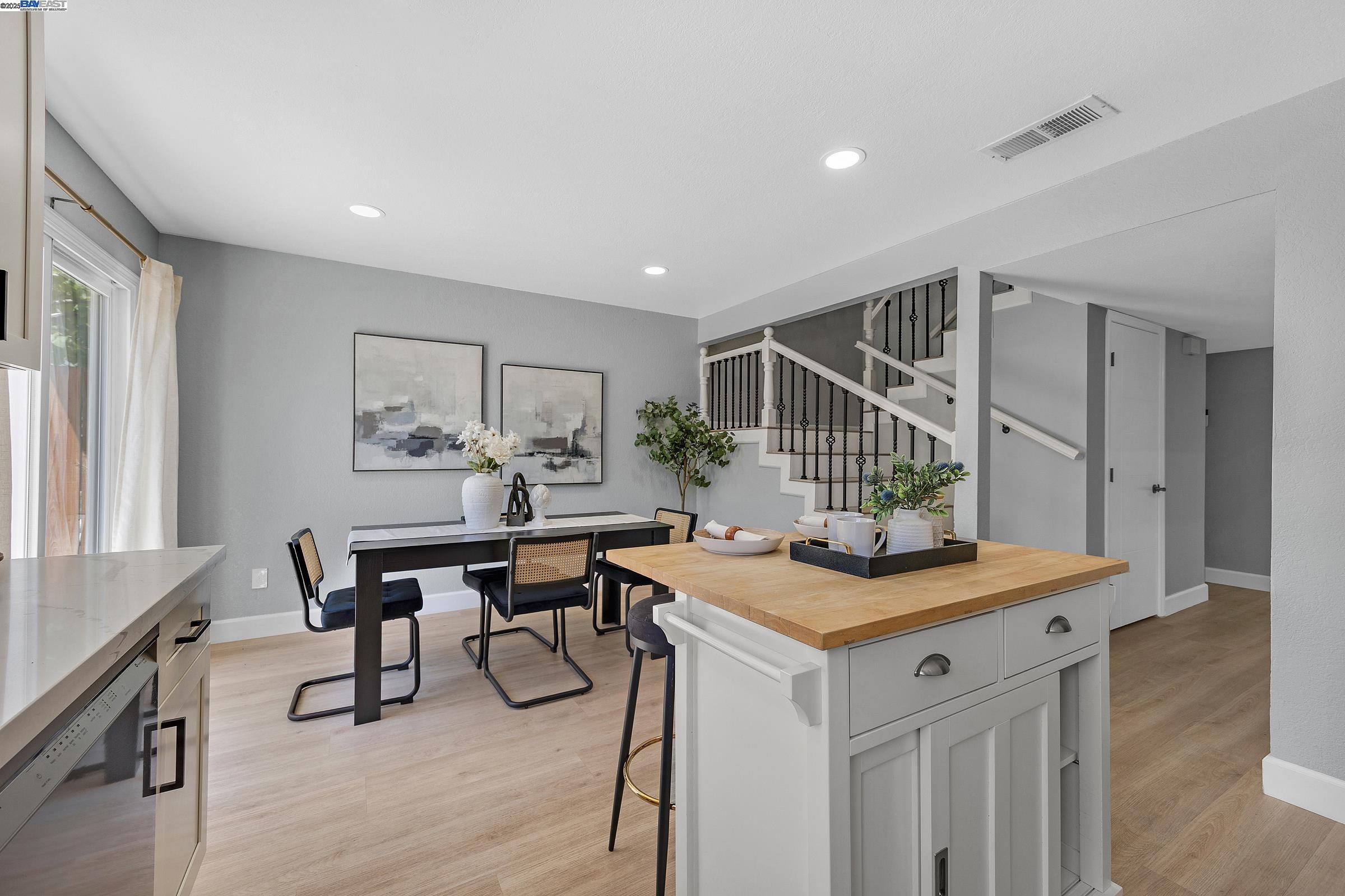 2236 Oakland Ave
