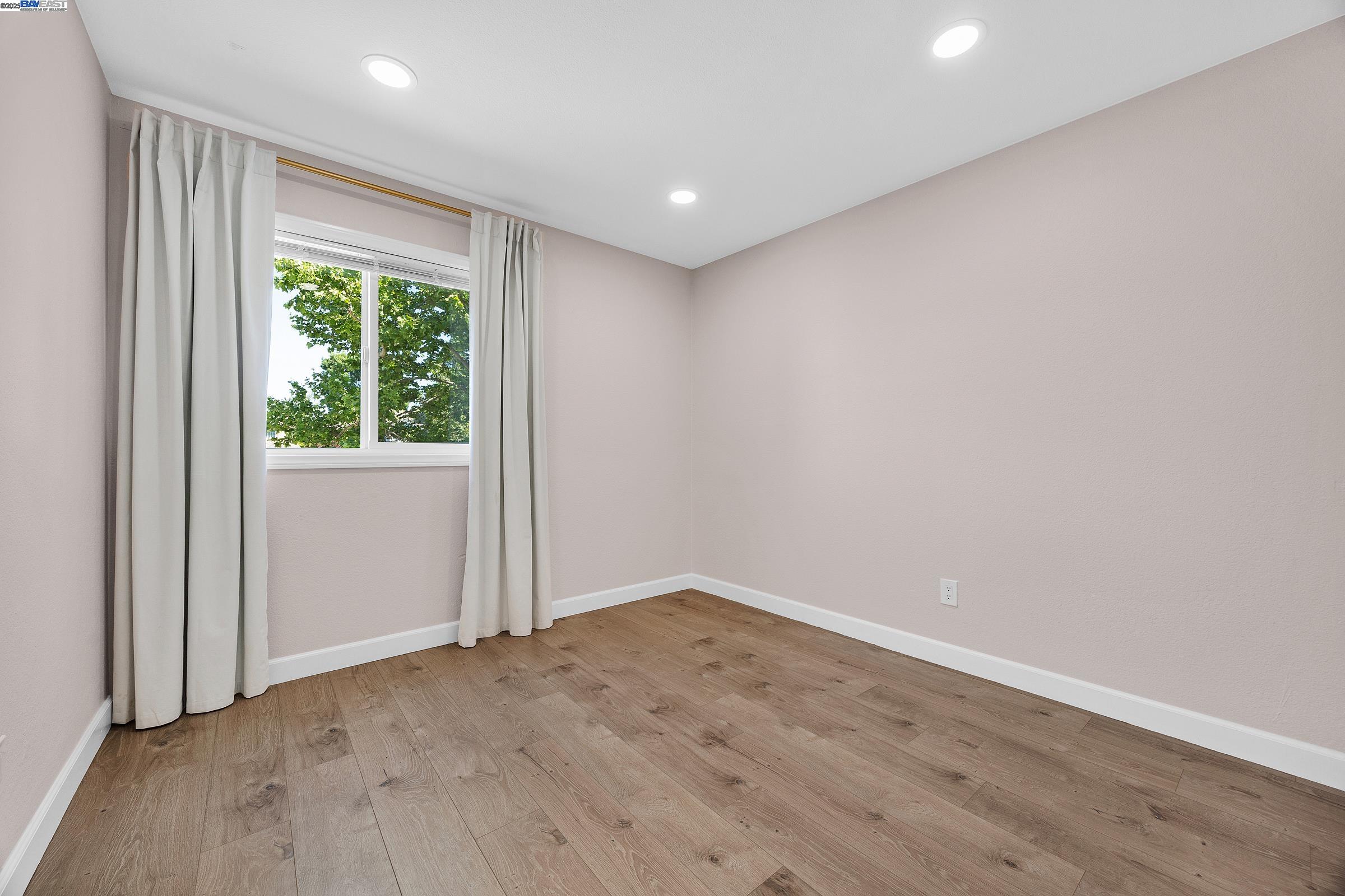 2236 Oakland Ave