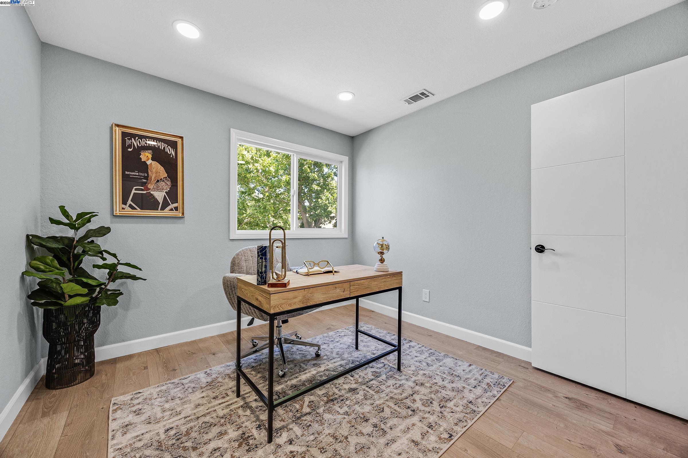 2236 Oakland Ave