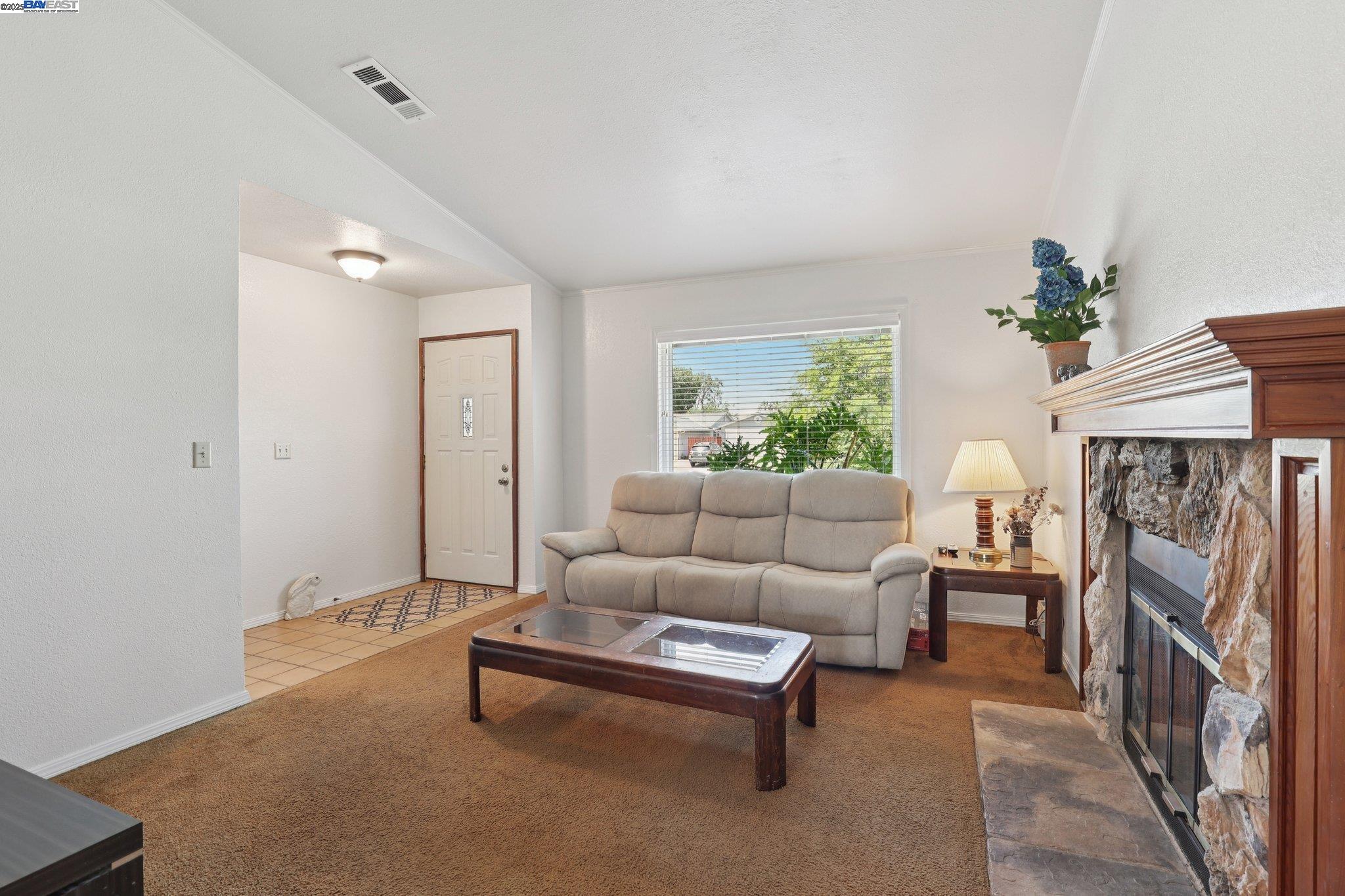 1321 Heather Ln