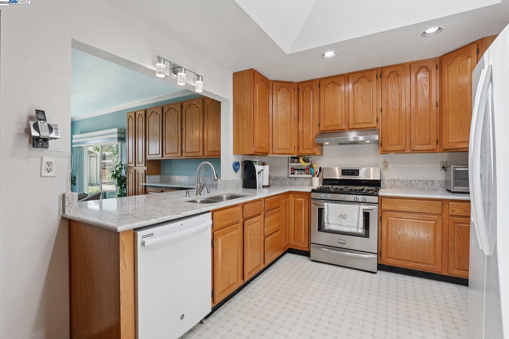 1321 Heather Ln