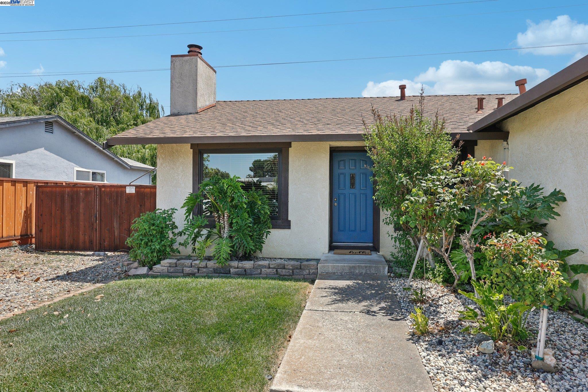 1321 Heather Ln