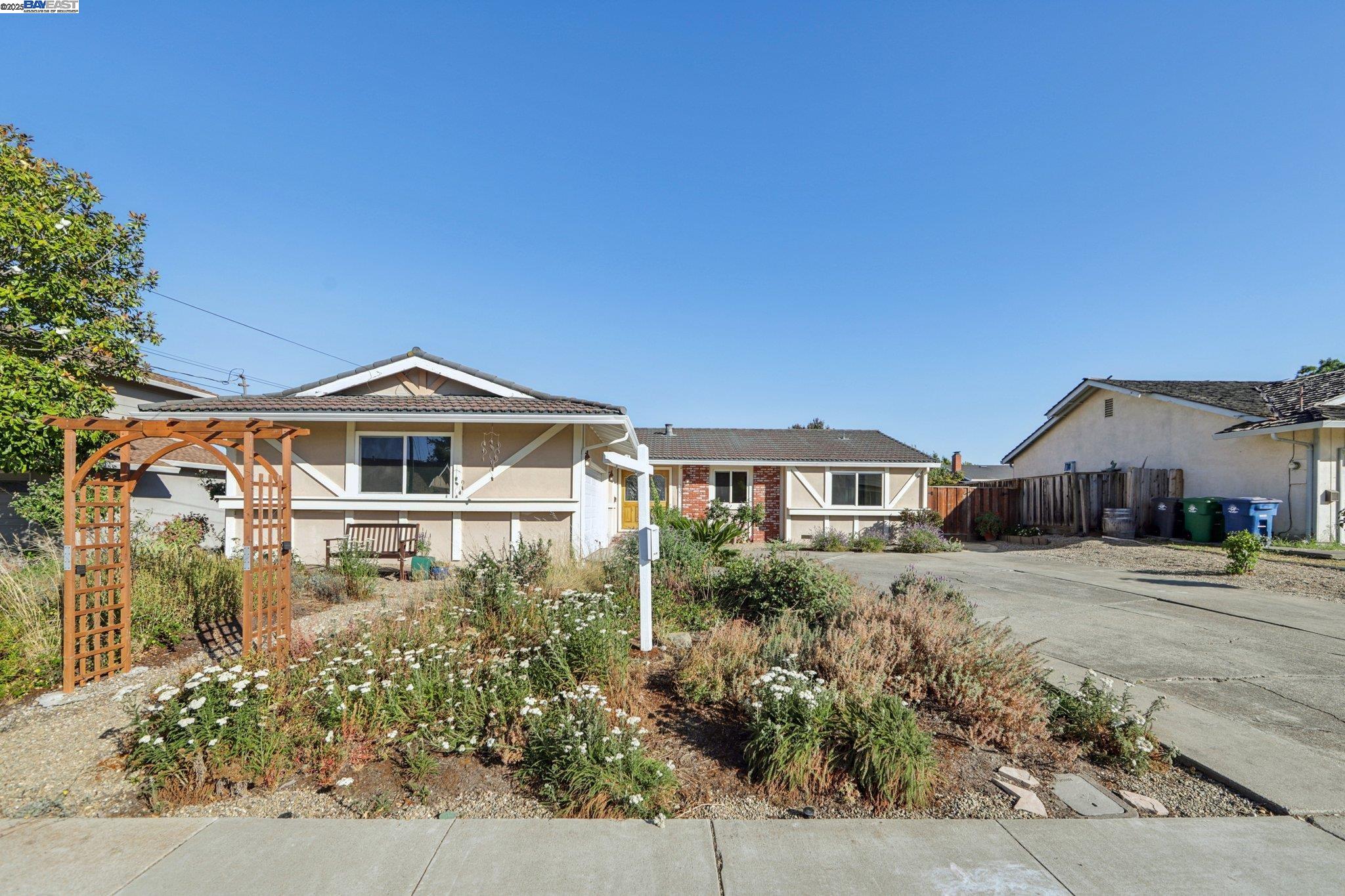 137 Cassandra Pl