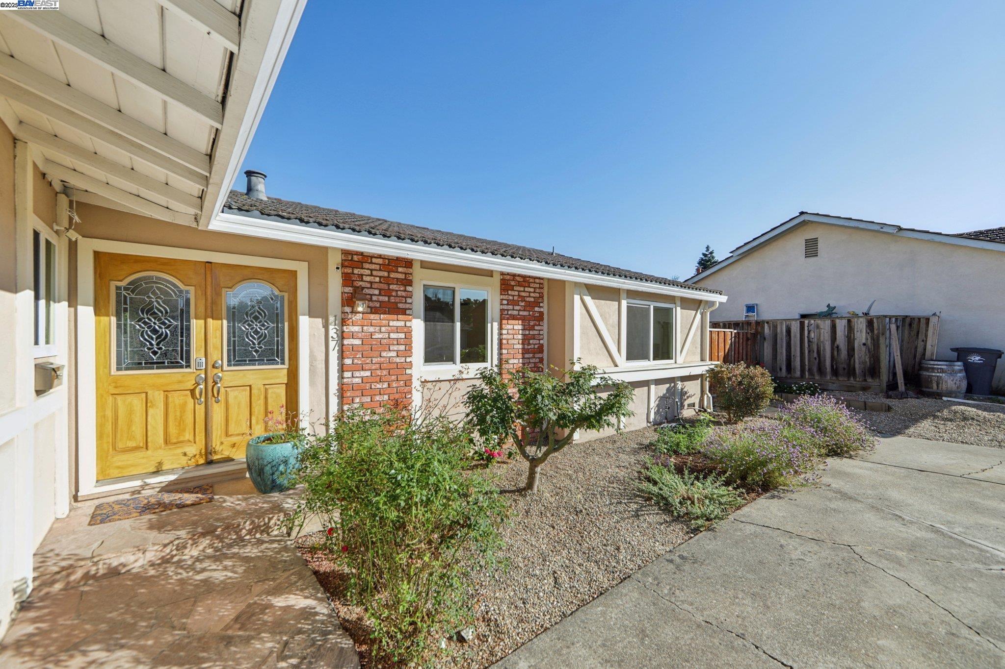 137 Cassandra Pl