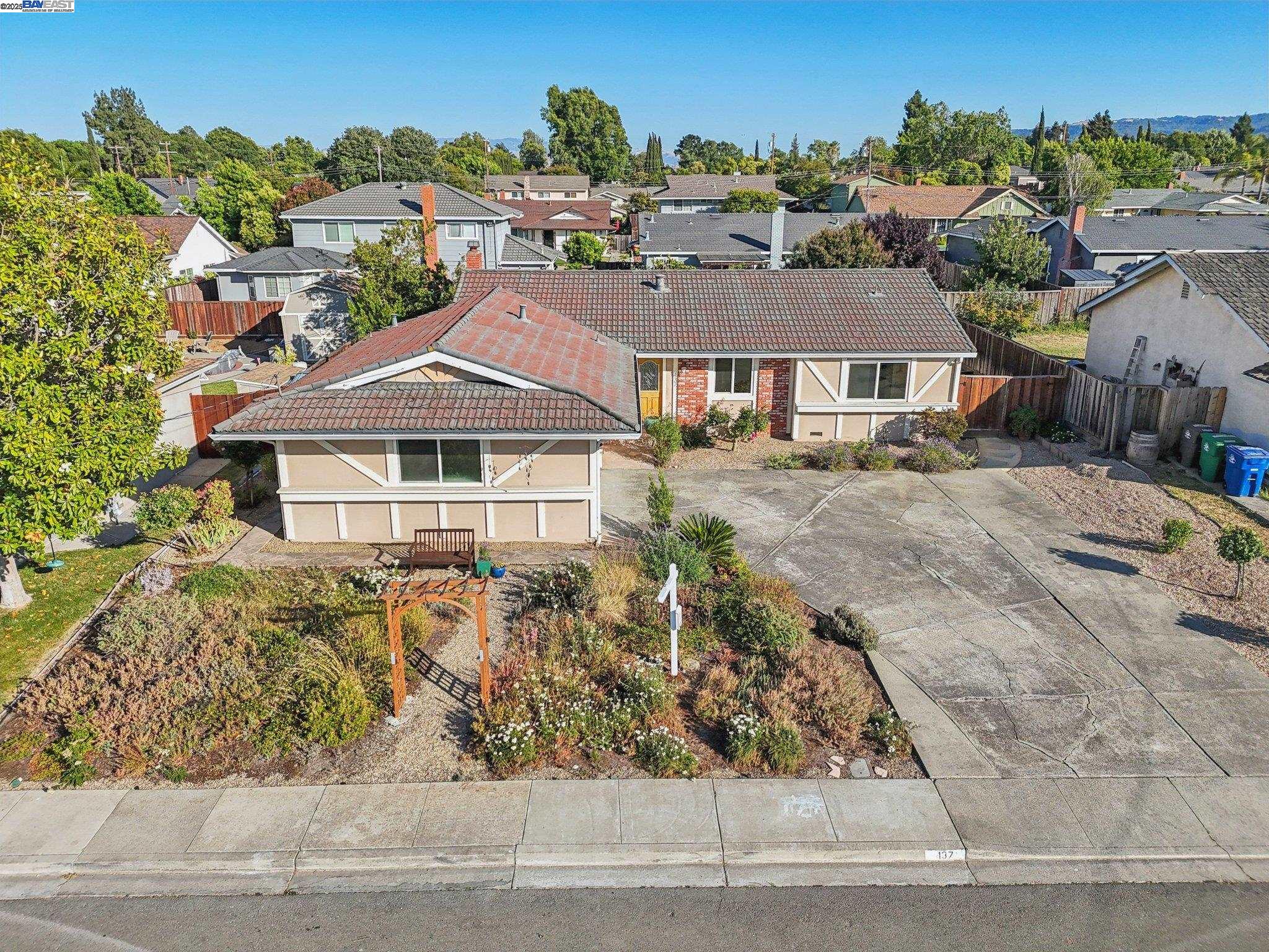 137 Cassandra Pl