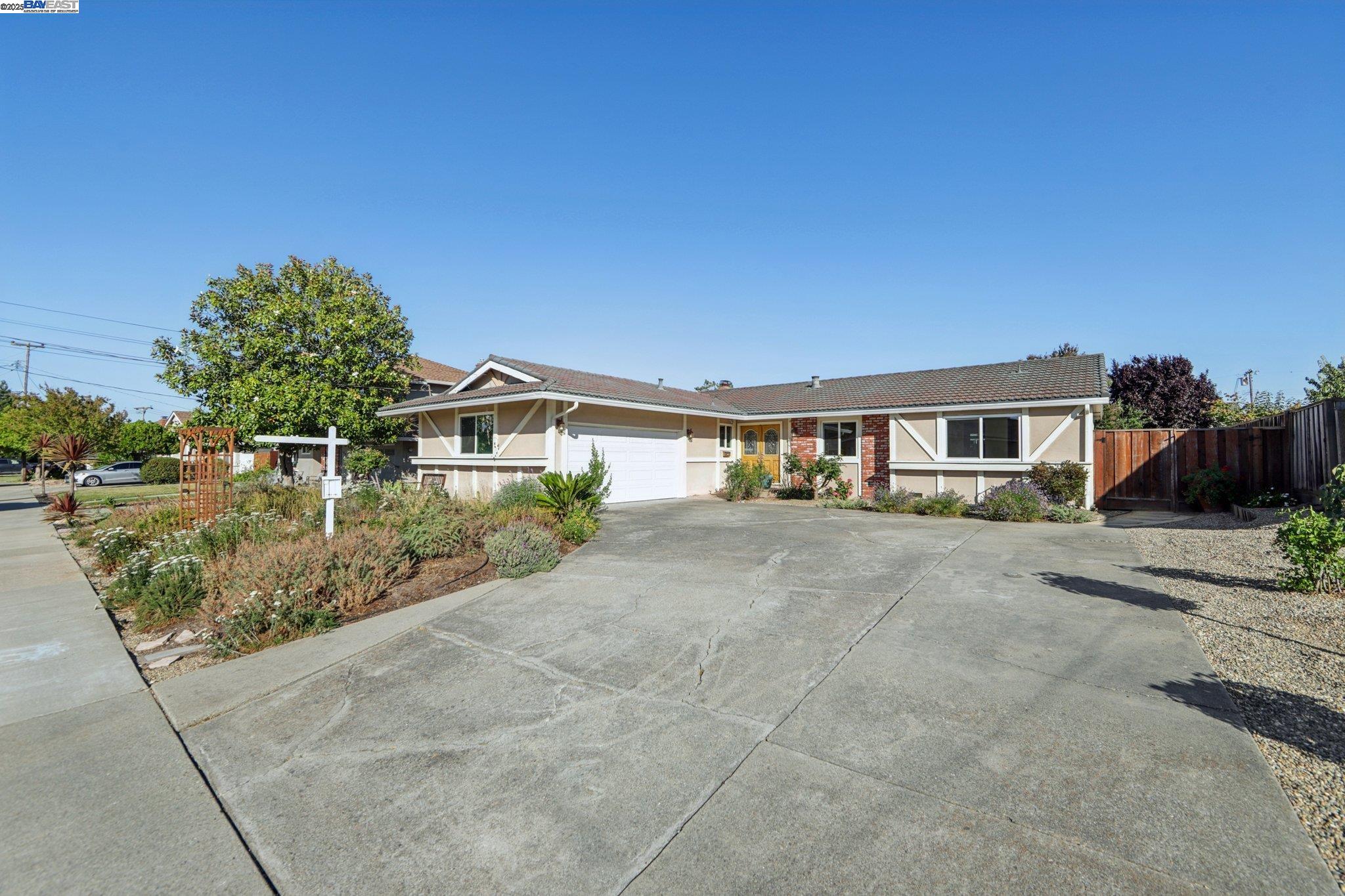 137 Cassandra Pl