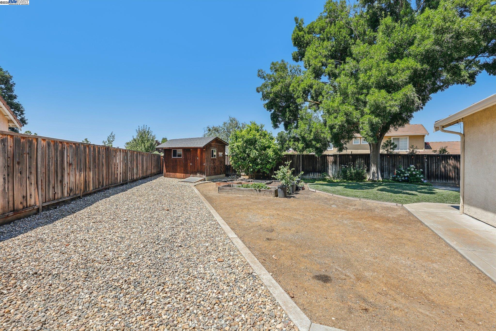1256 Village Green Dr