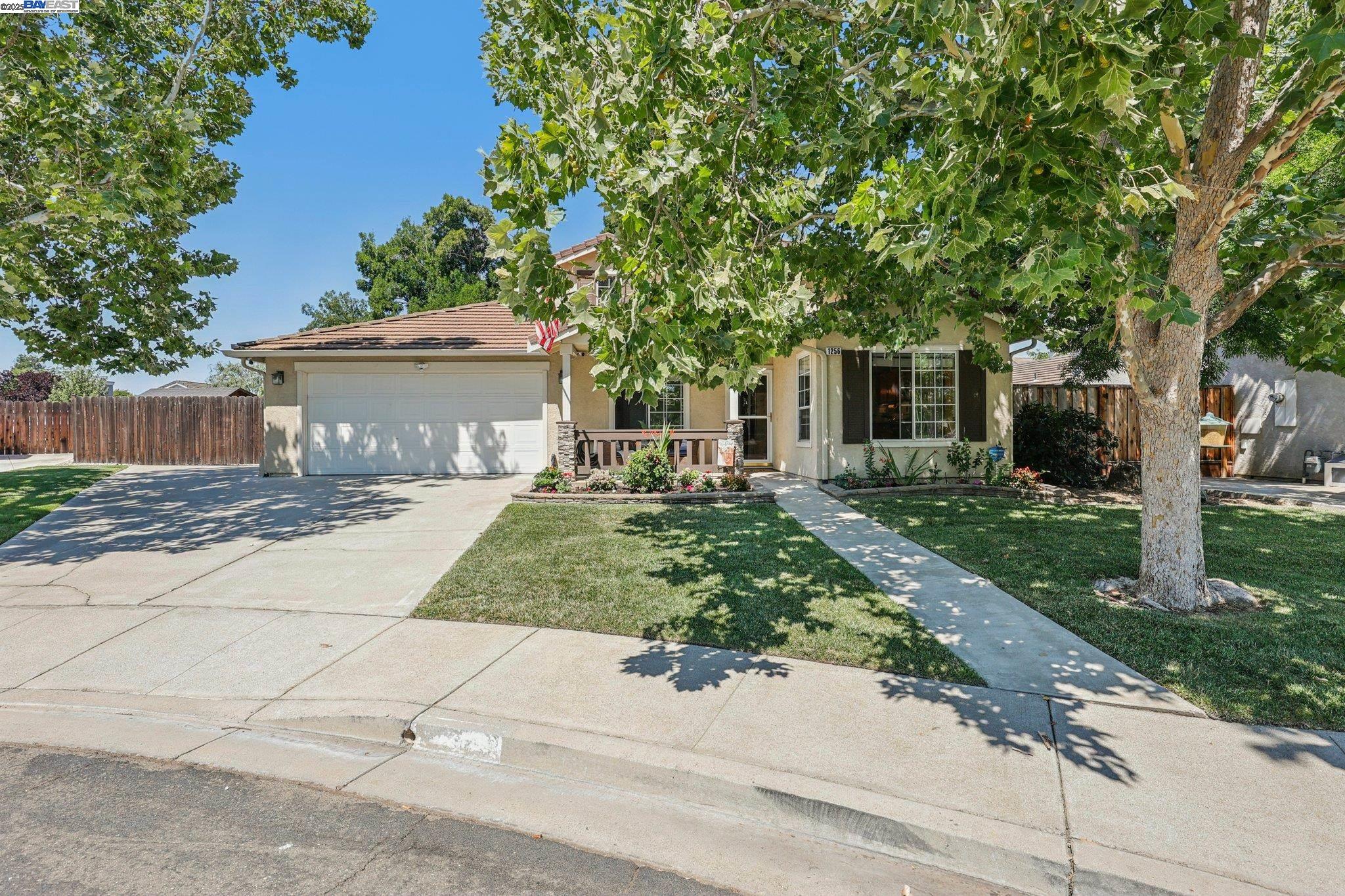 1256 Village Green Dr