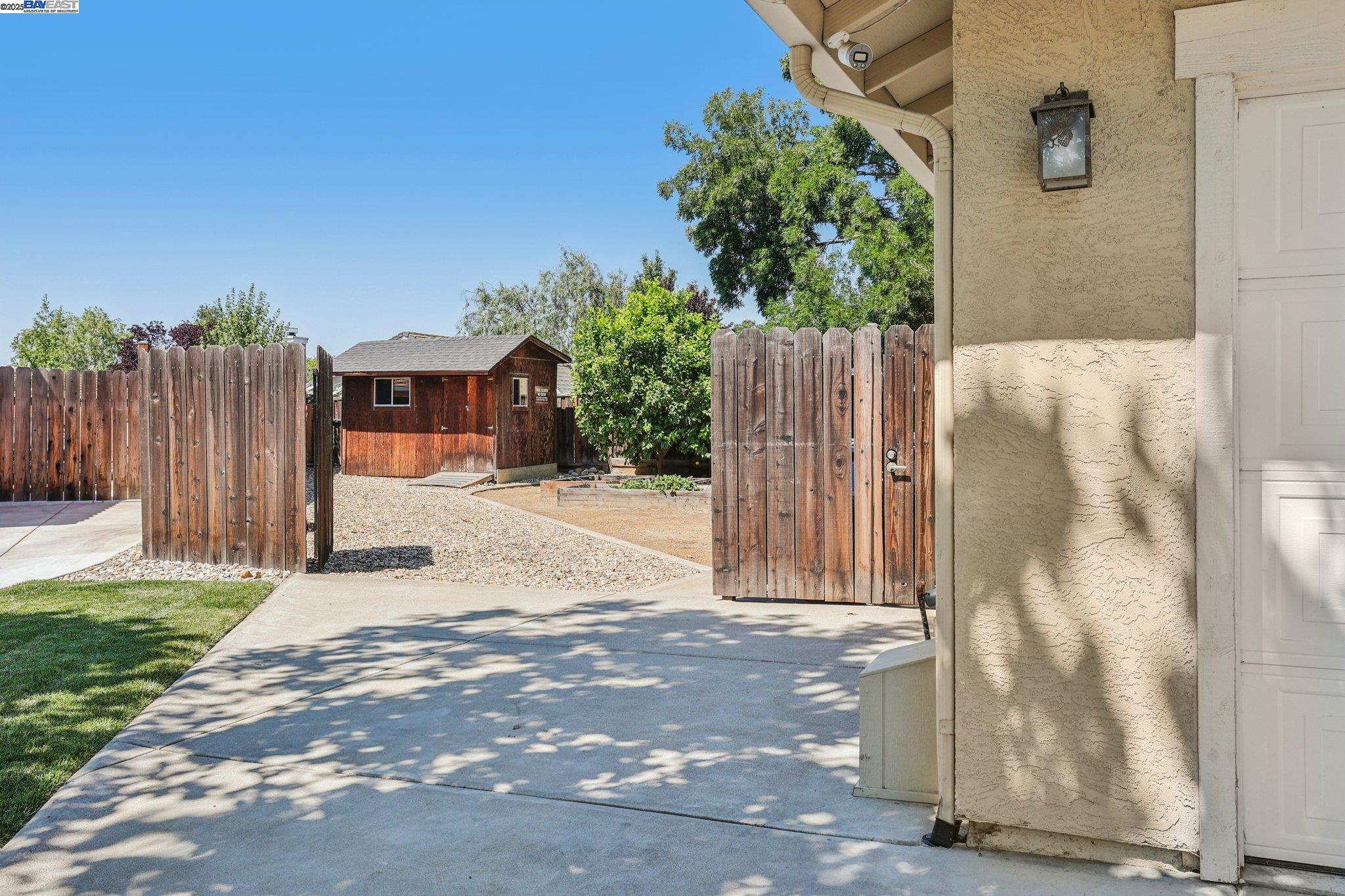 1256 Village Green Dr