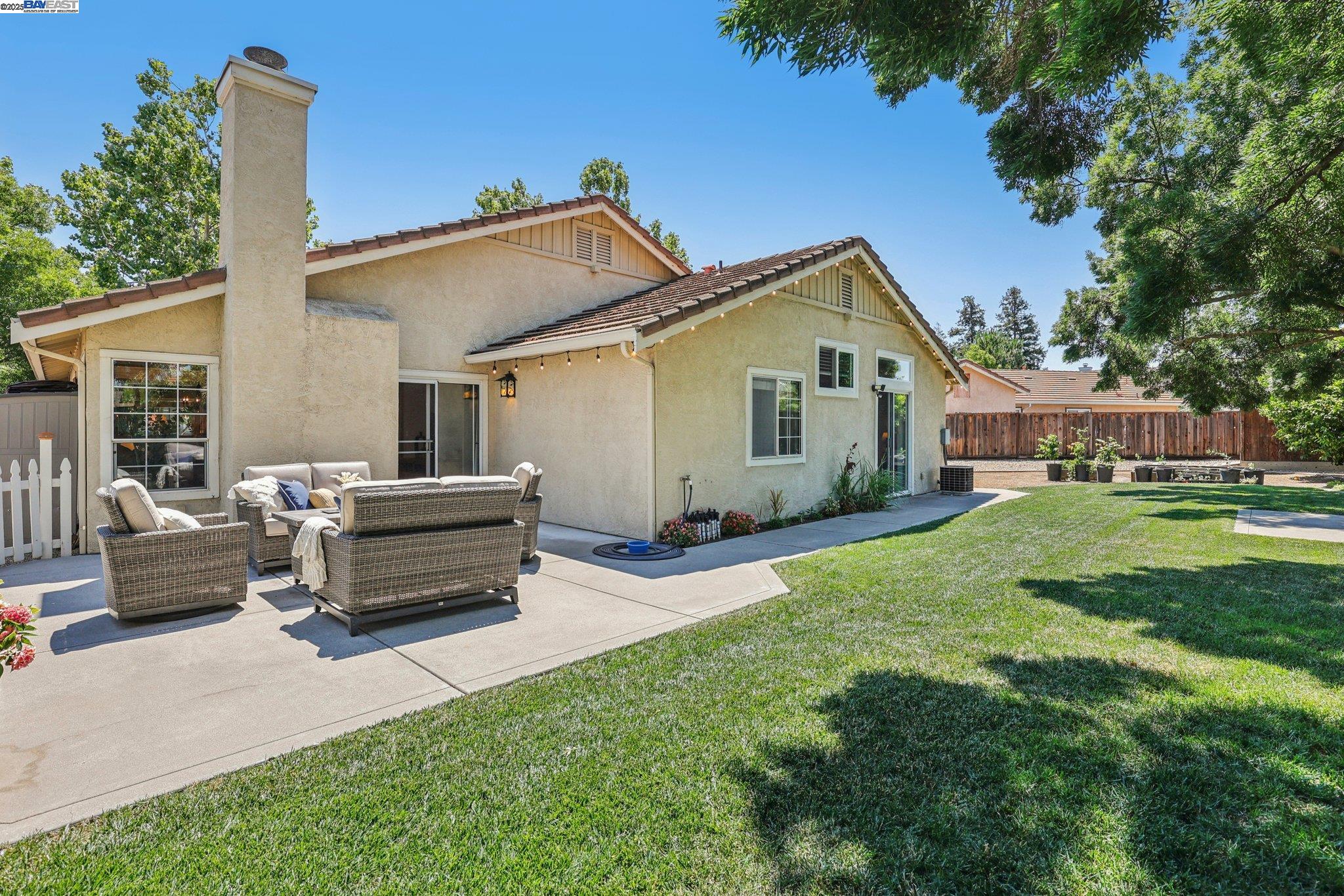 1256 Village Green Dr