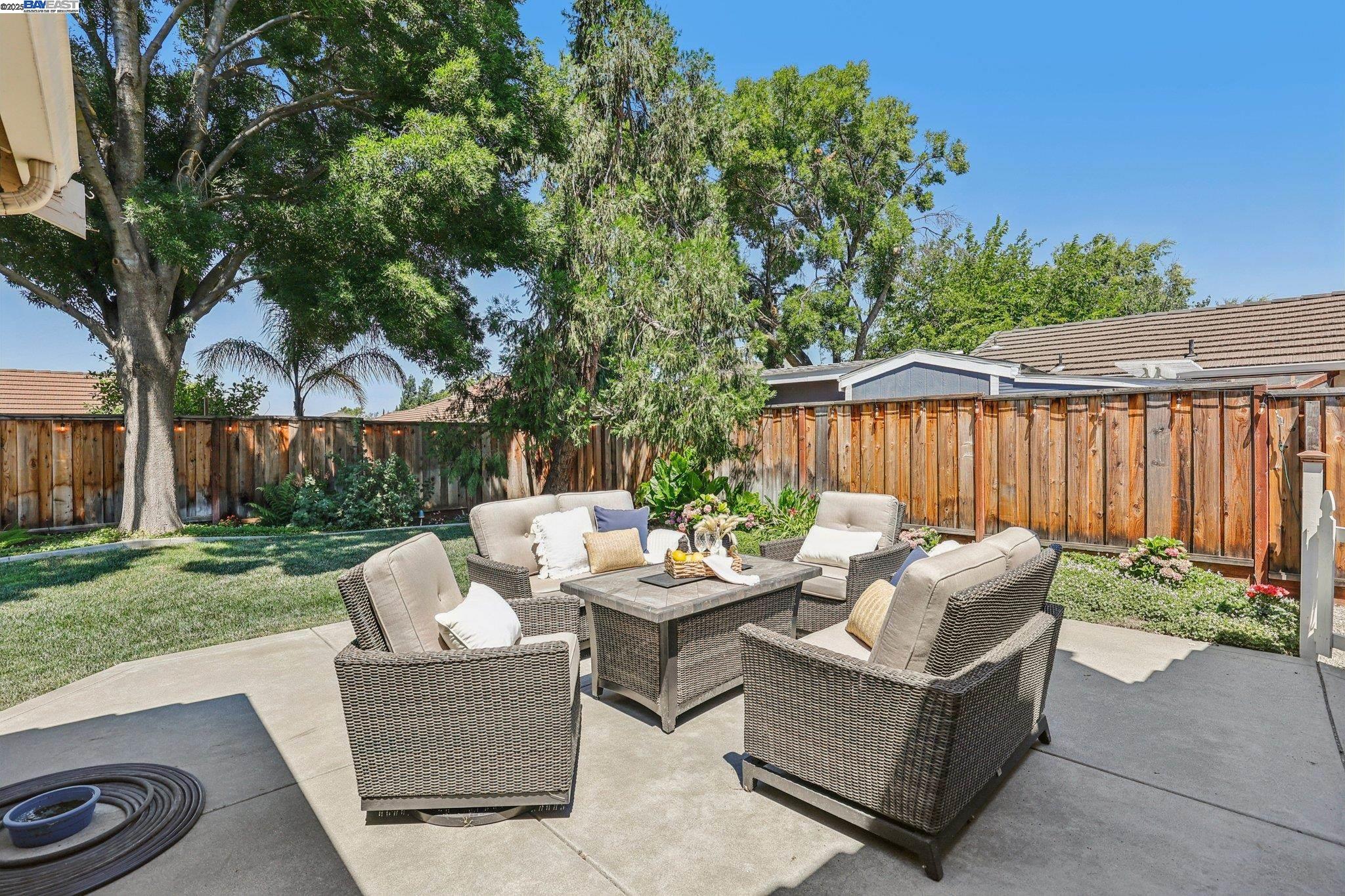 1256 Village Green Dr