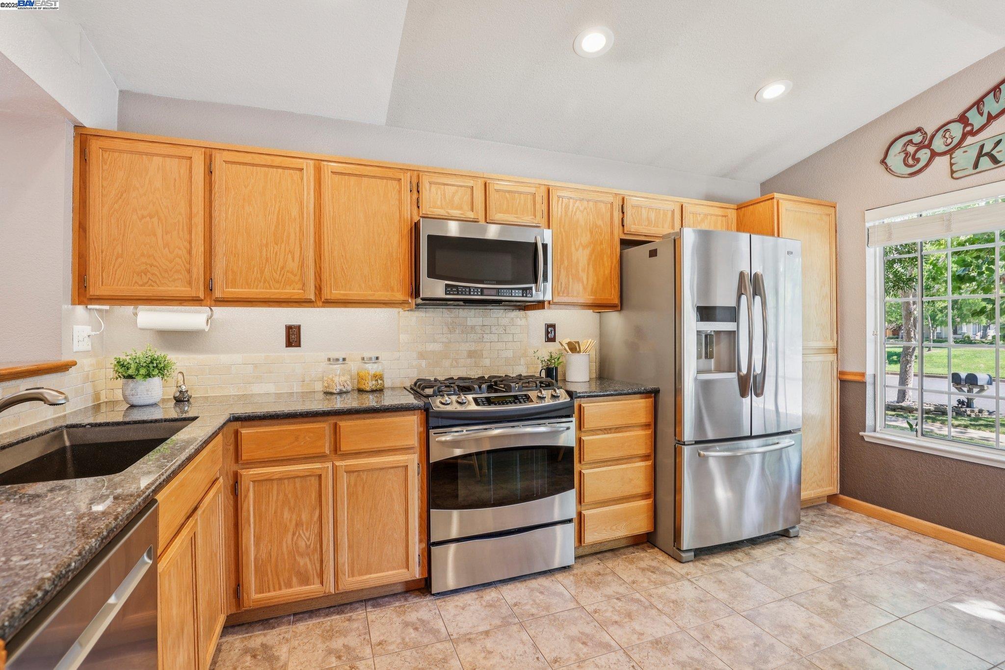 1256 Village Green Dr