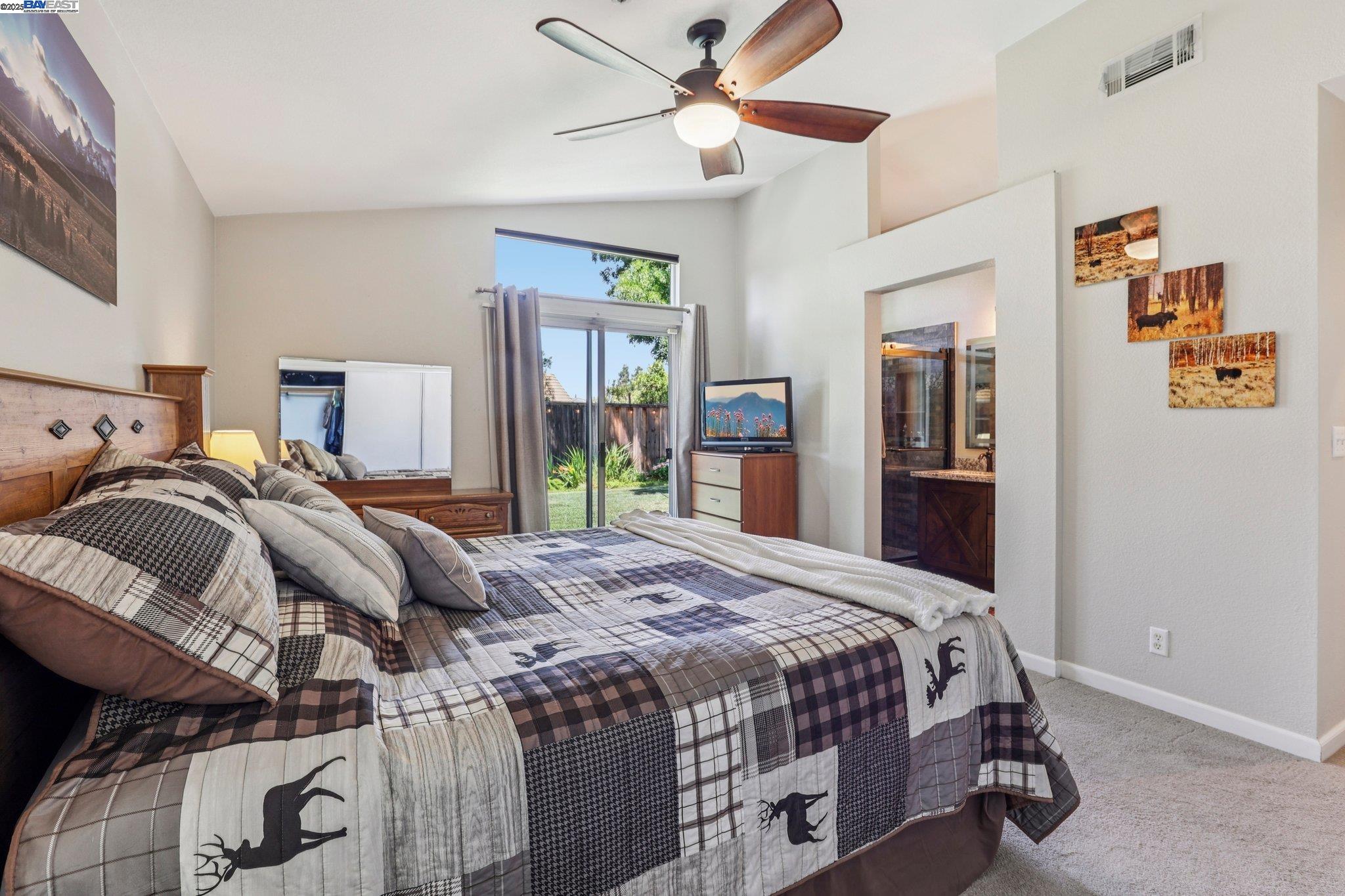 1256 Village Green Dr