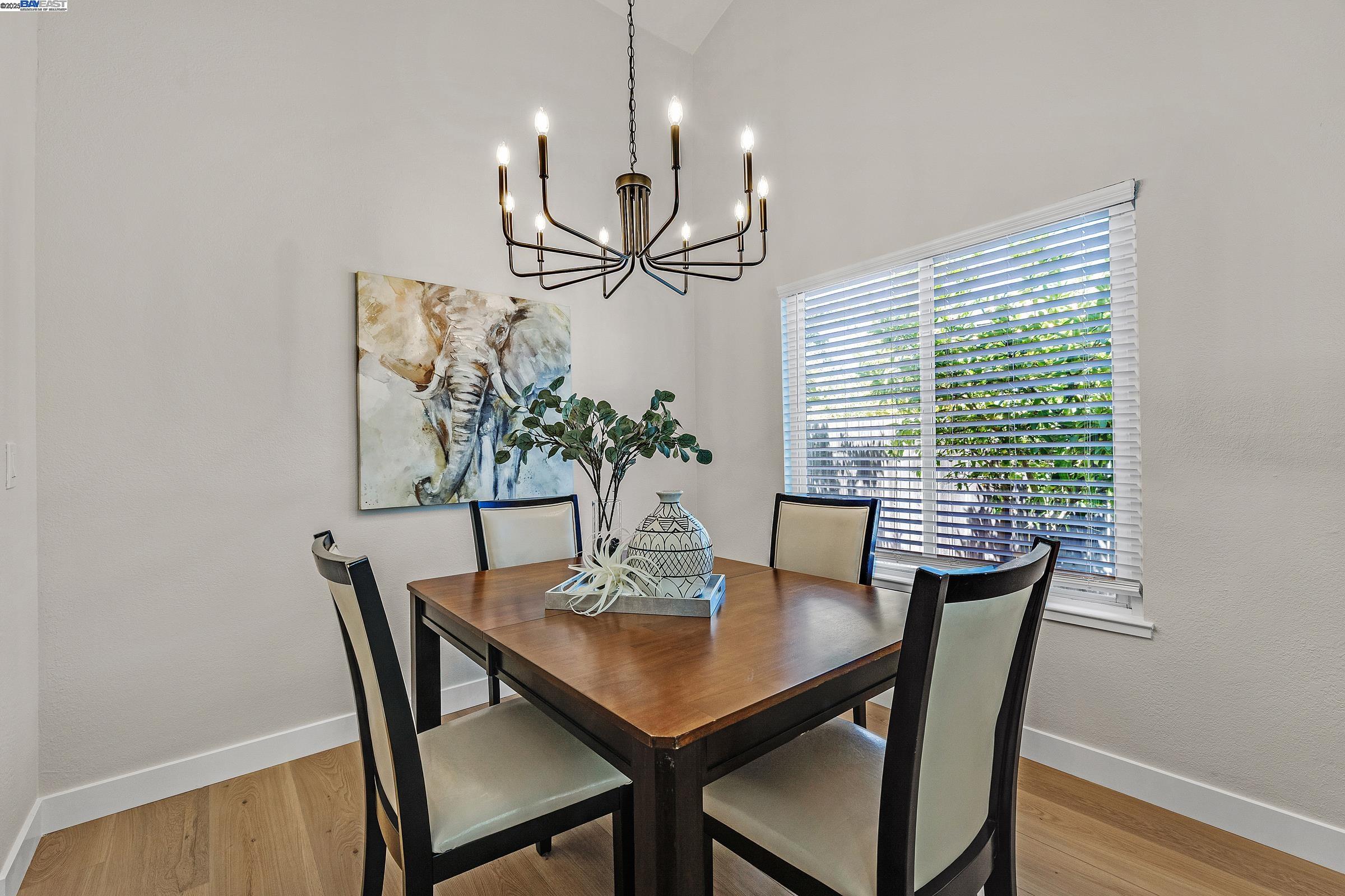 1832 Mira Loma St