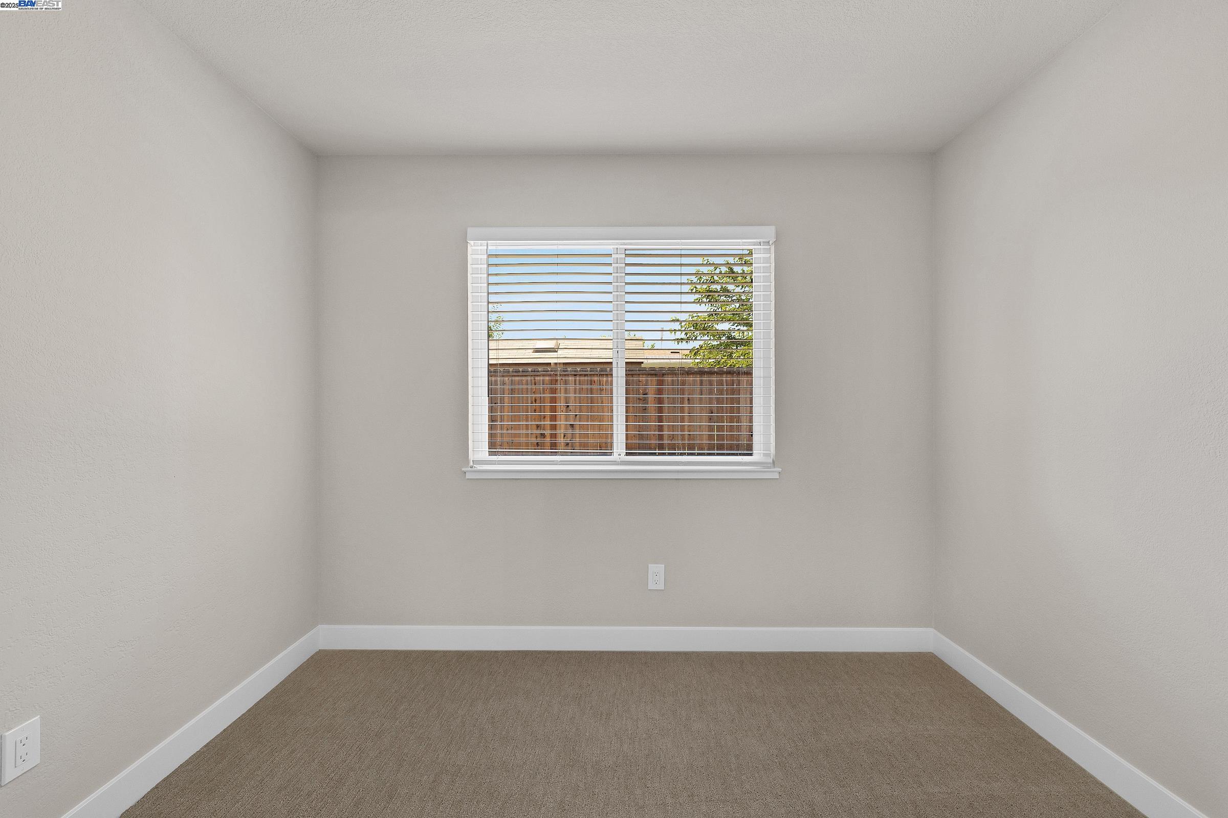 1832 Mira Loma St