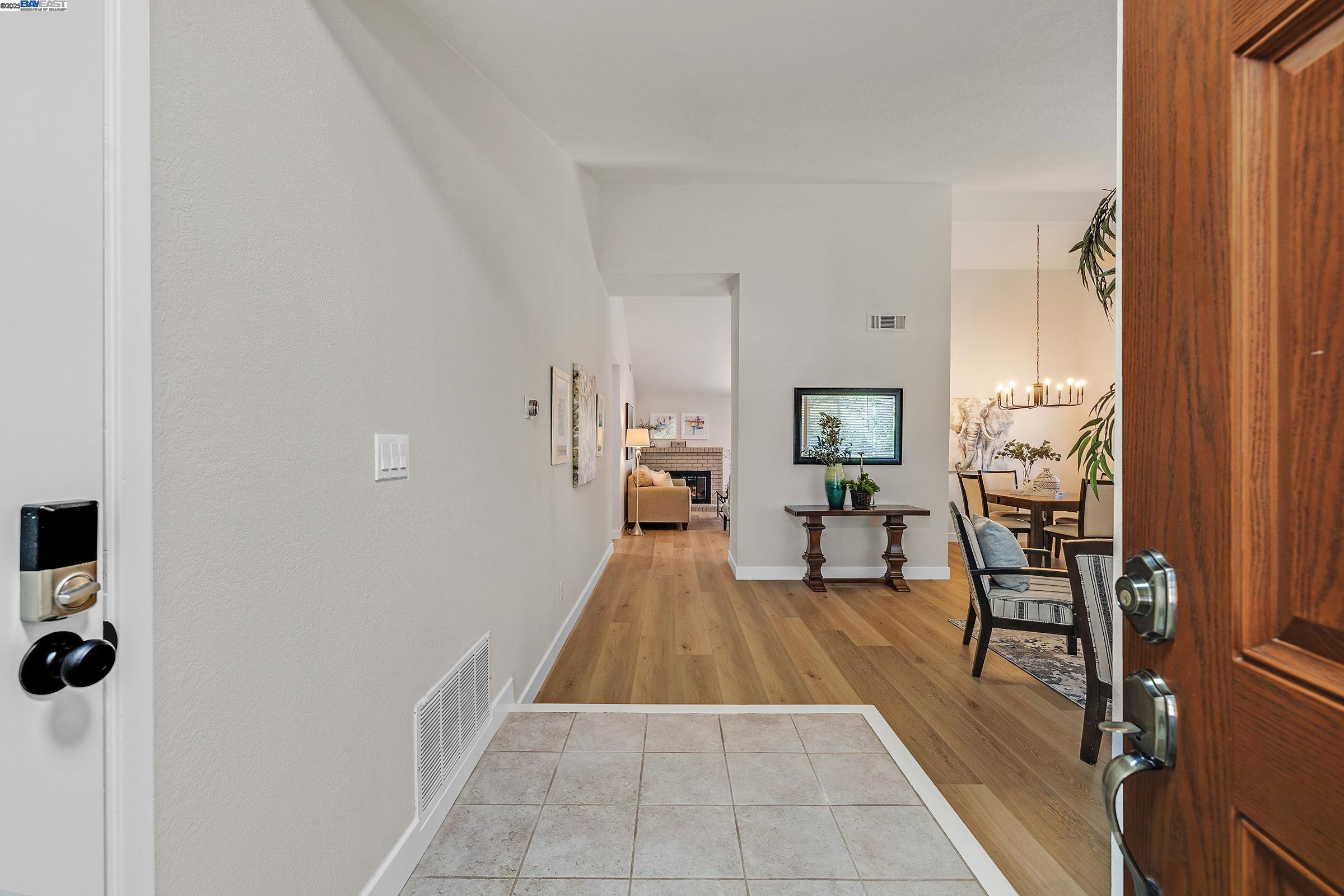 1832 Mira Loma St