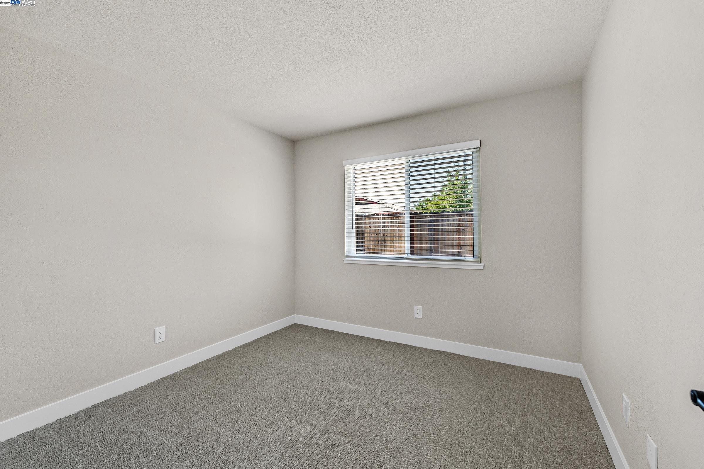 1832 Mira Loma St