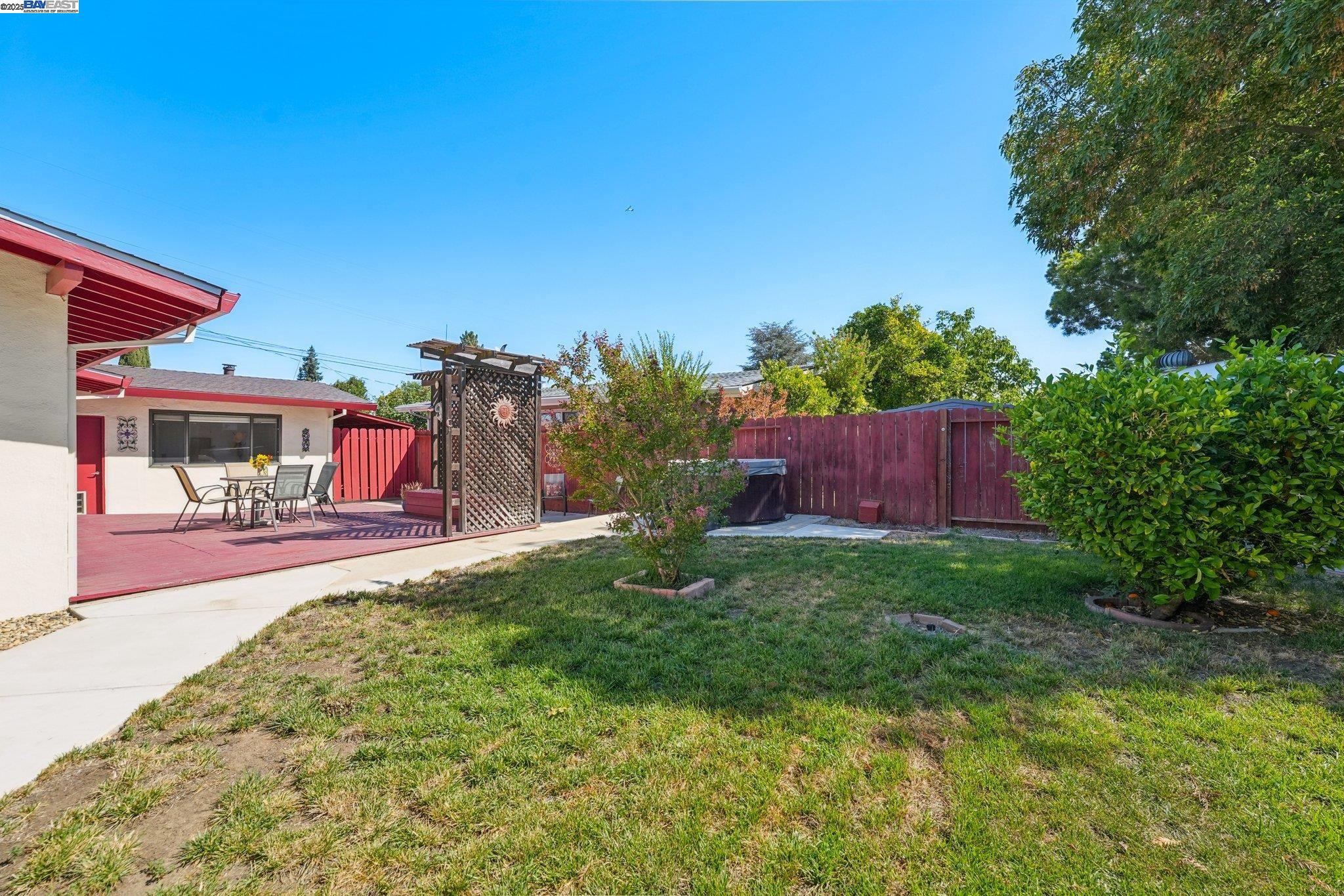 1052 Rincon Ave