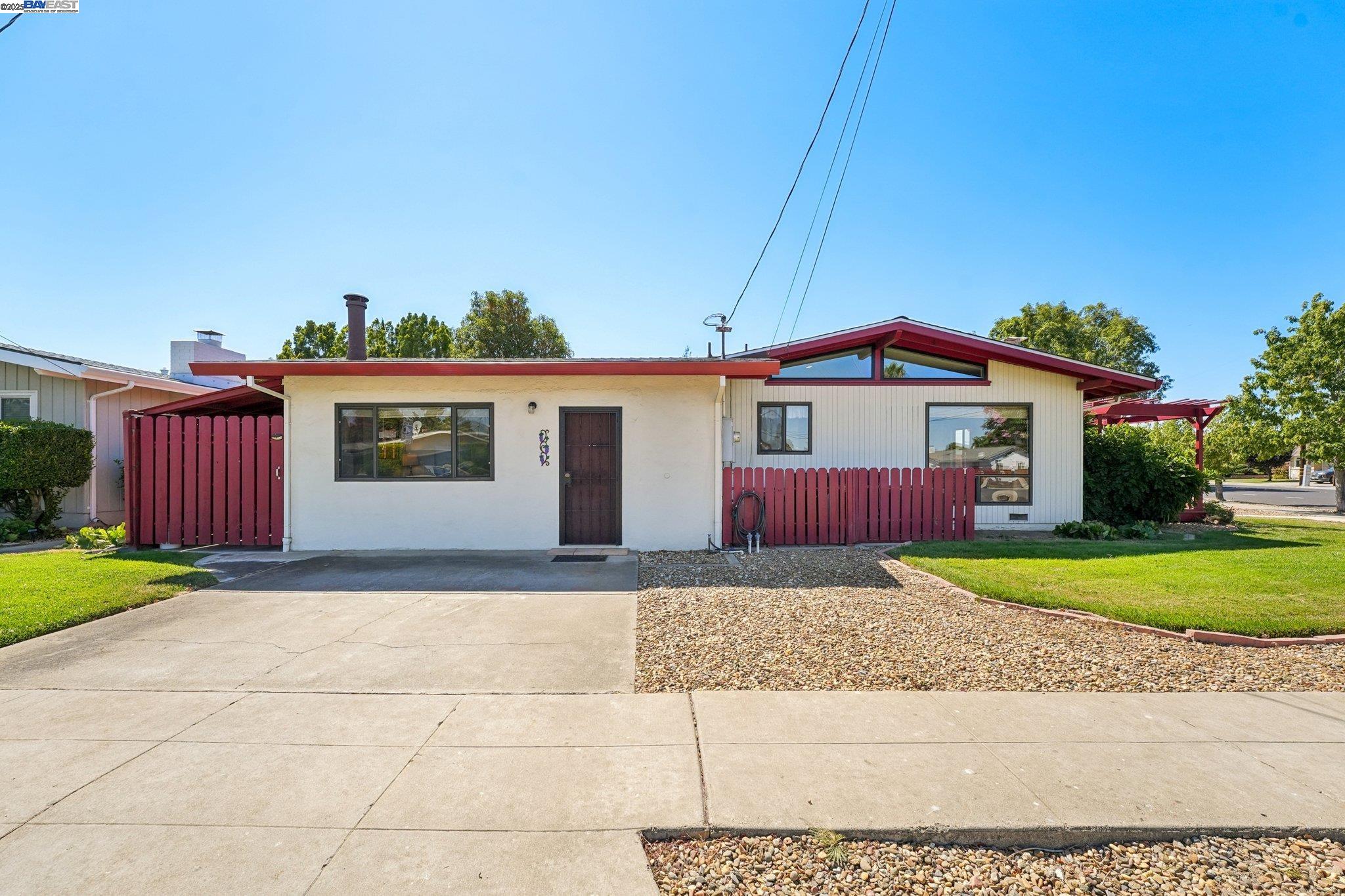 1052 Rincon Ave