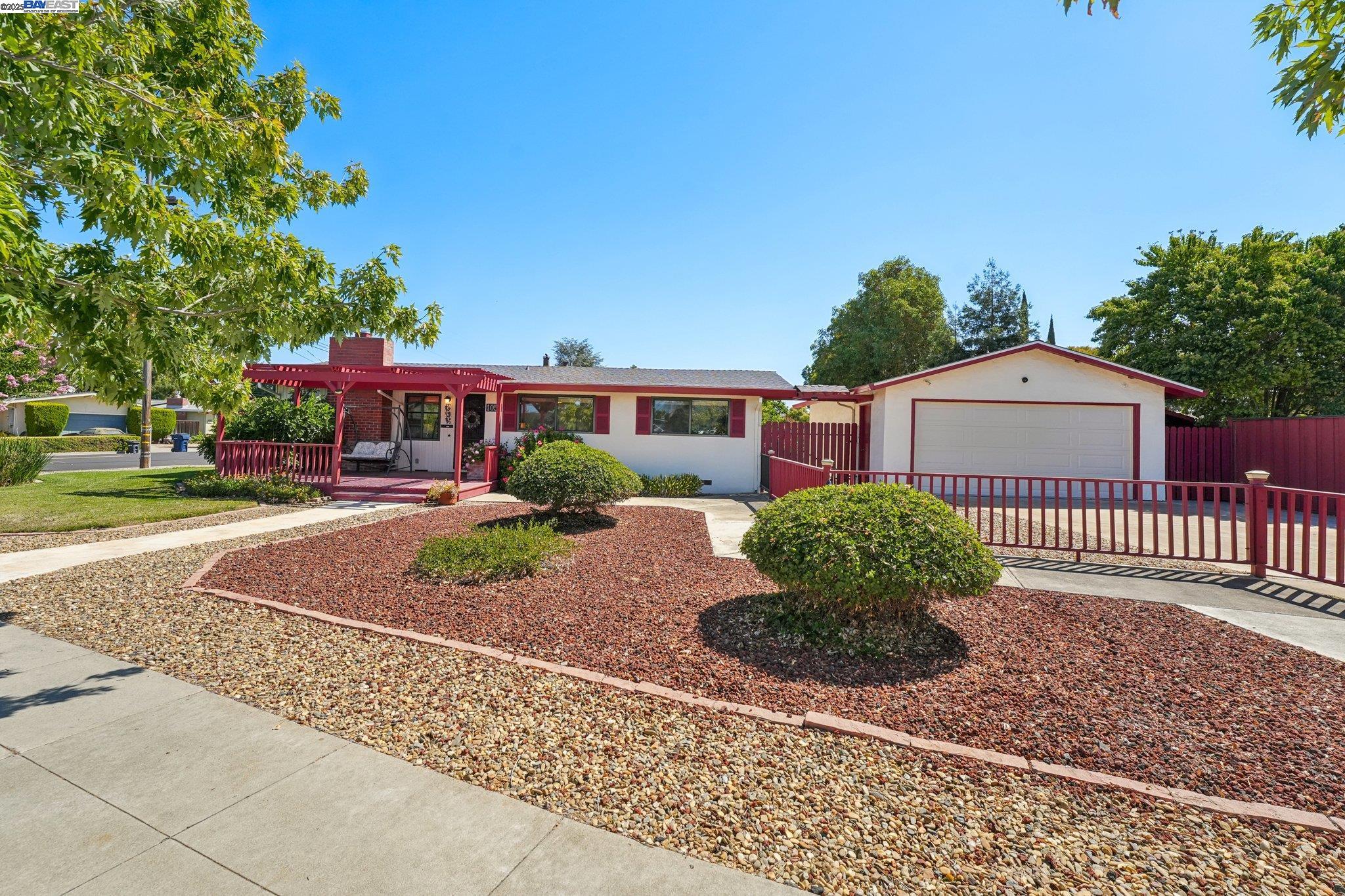 1052 Rincon Ave