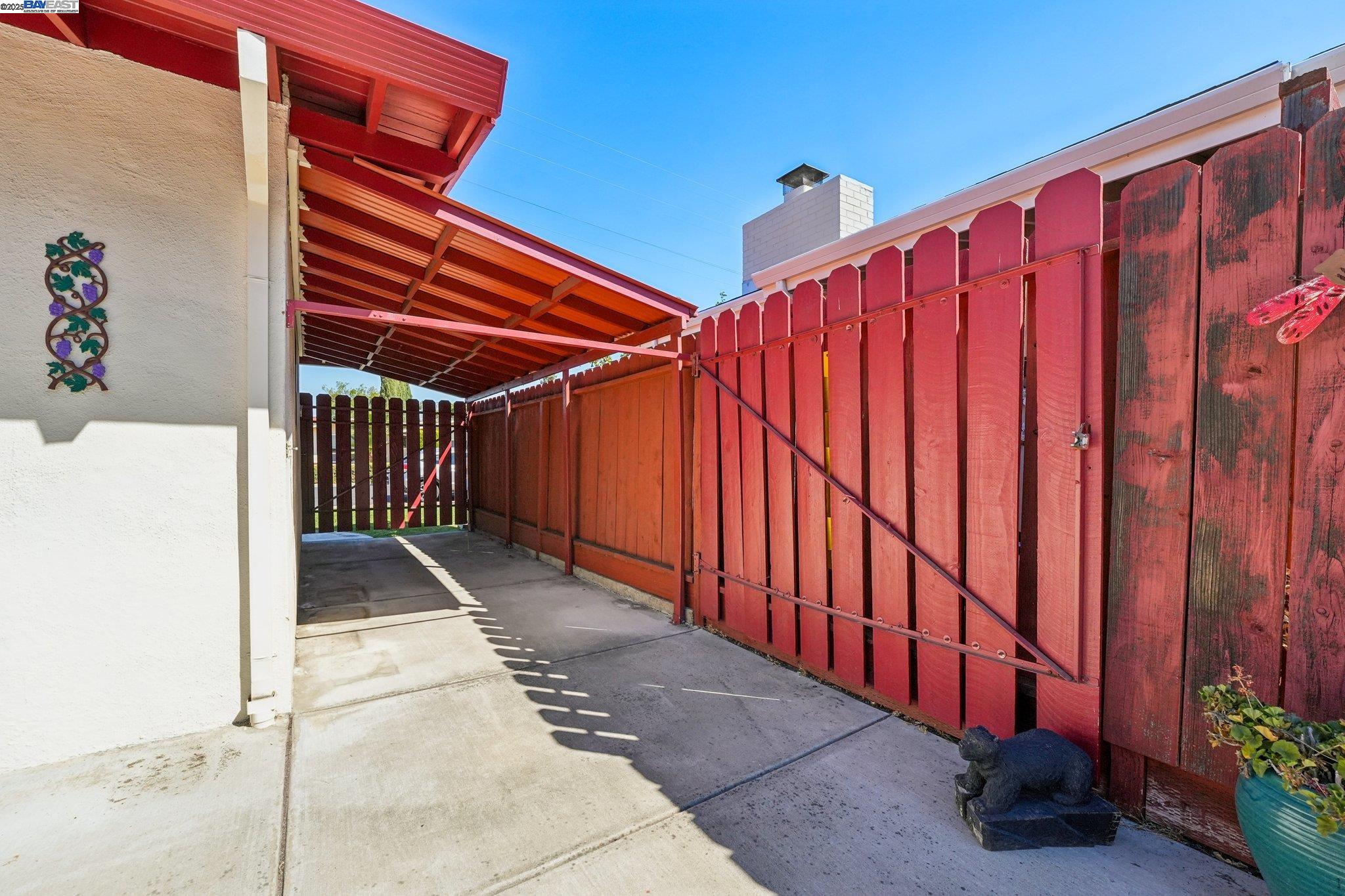 1052 Rincon Ave