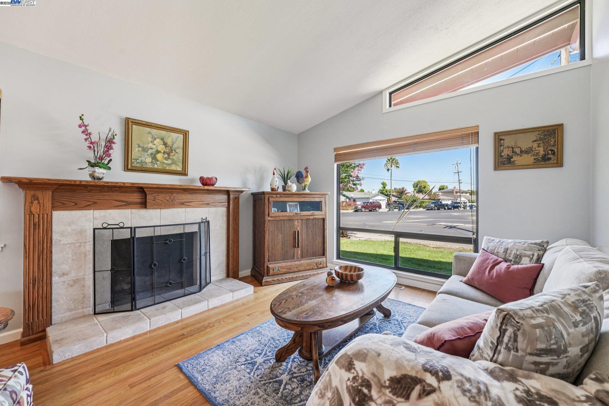 1052 Rincon Ave