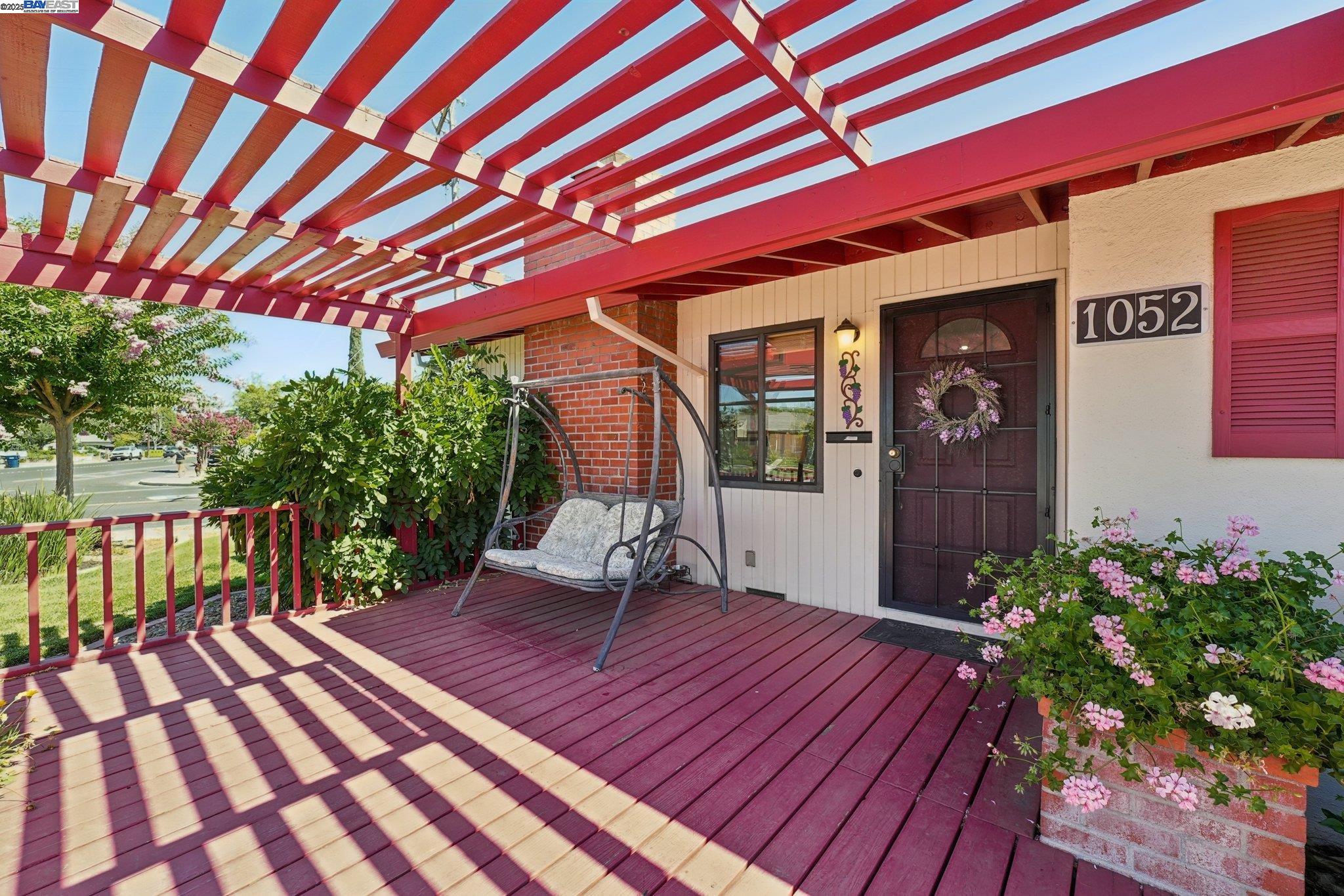 1052 Rincon Ave