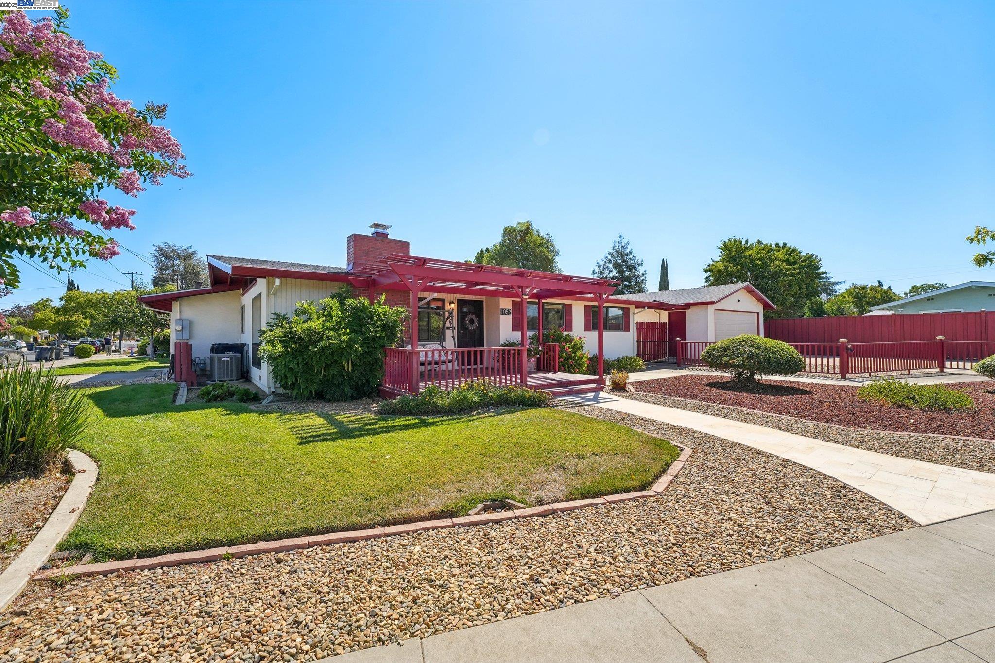 1052 Rincon Ave