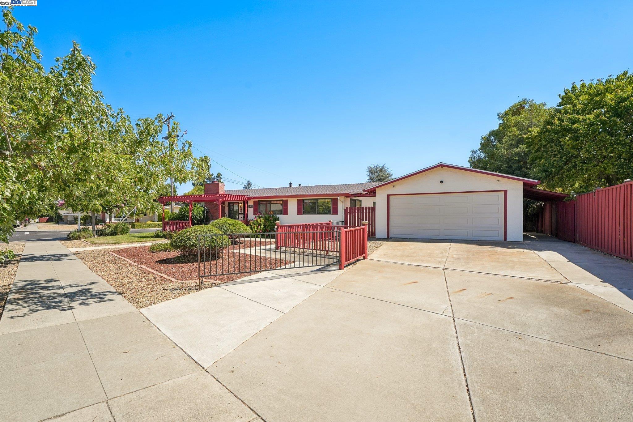 1052 Rincon Ave