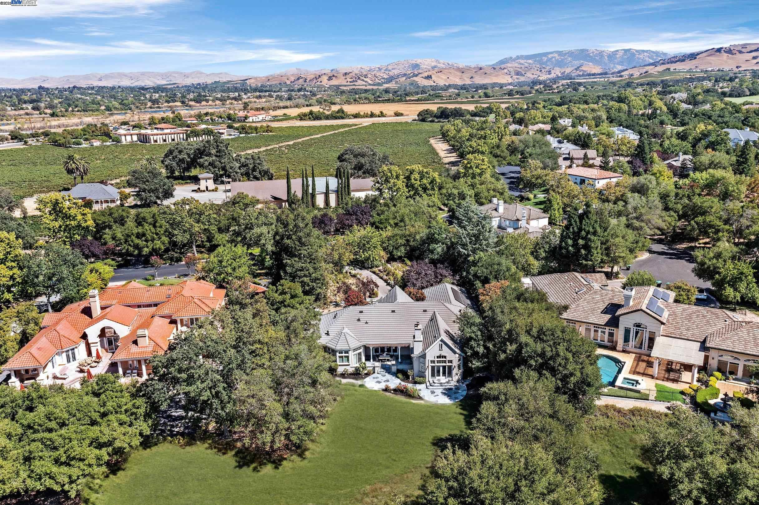 2389 E Ruby Hill Dr