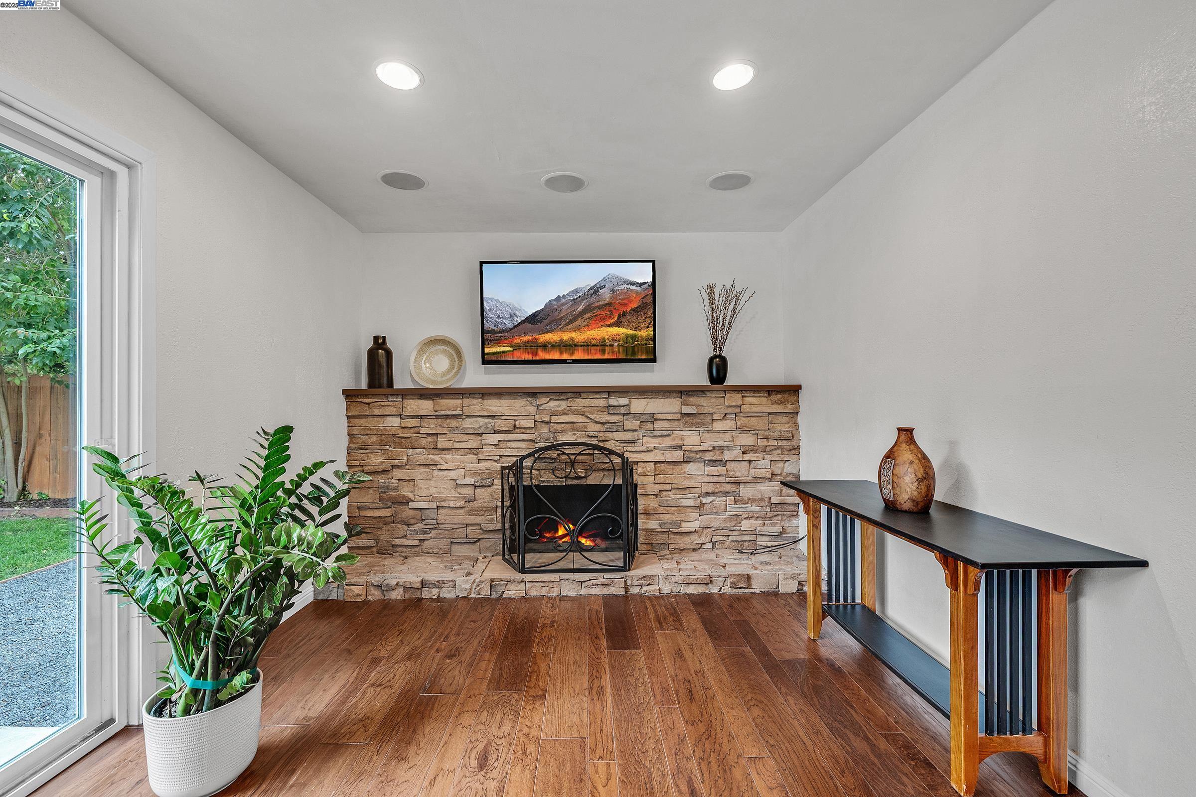 4421 Muirwood Dr
