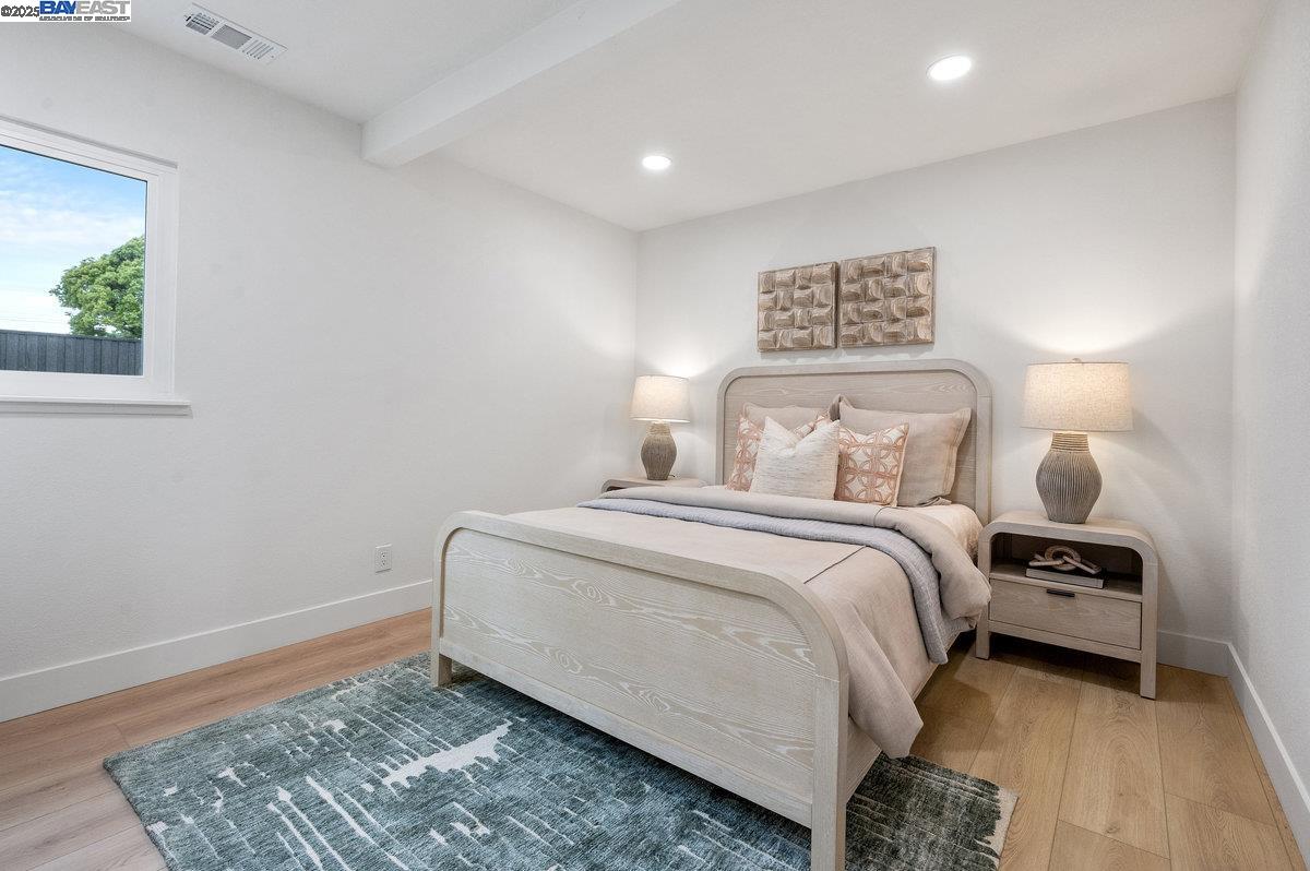 439 Holly Ln