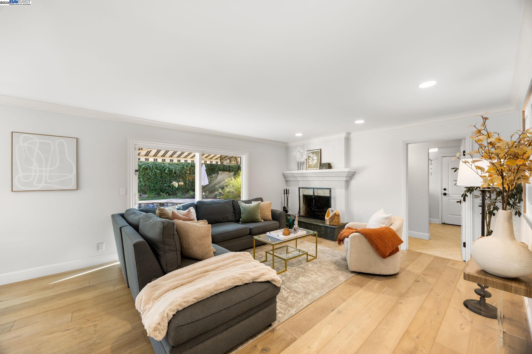 90 Princeton Ct