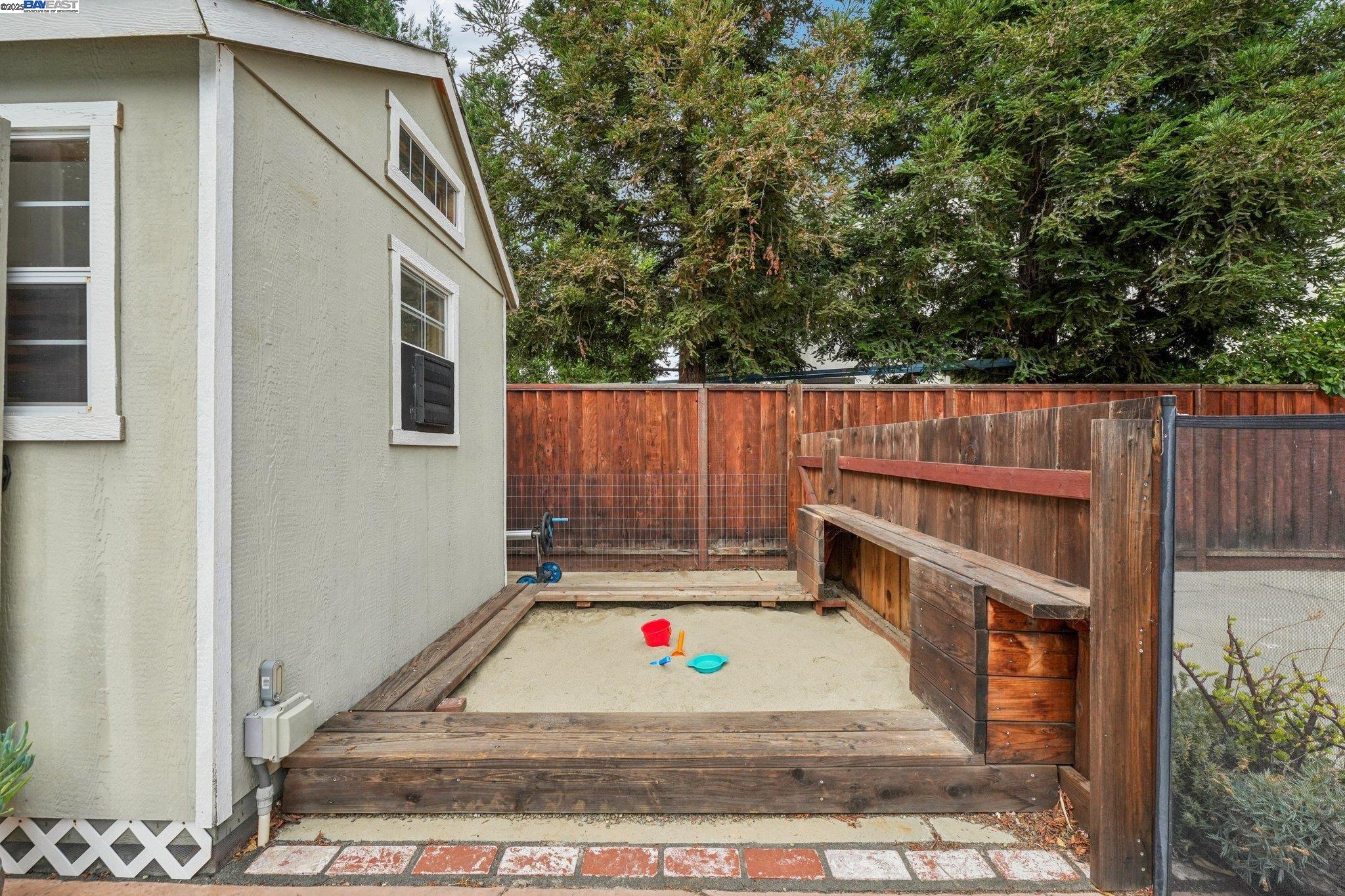 1762 Cheryl Dr