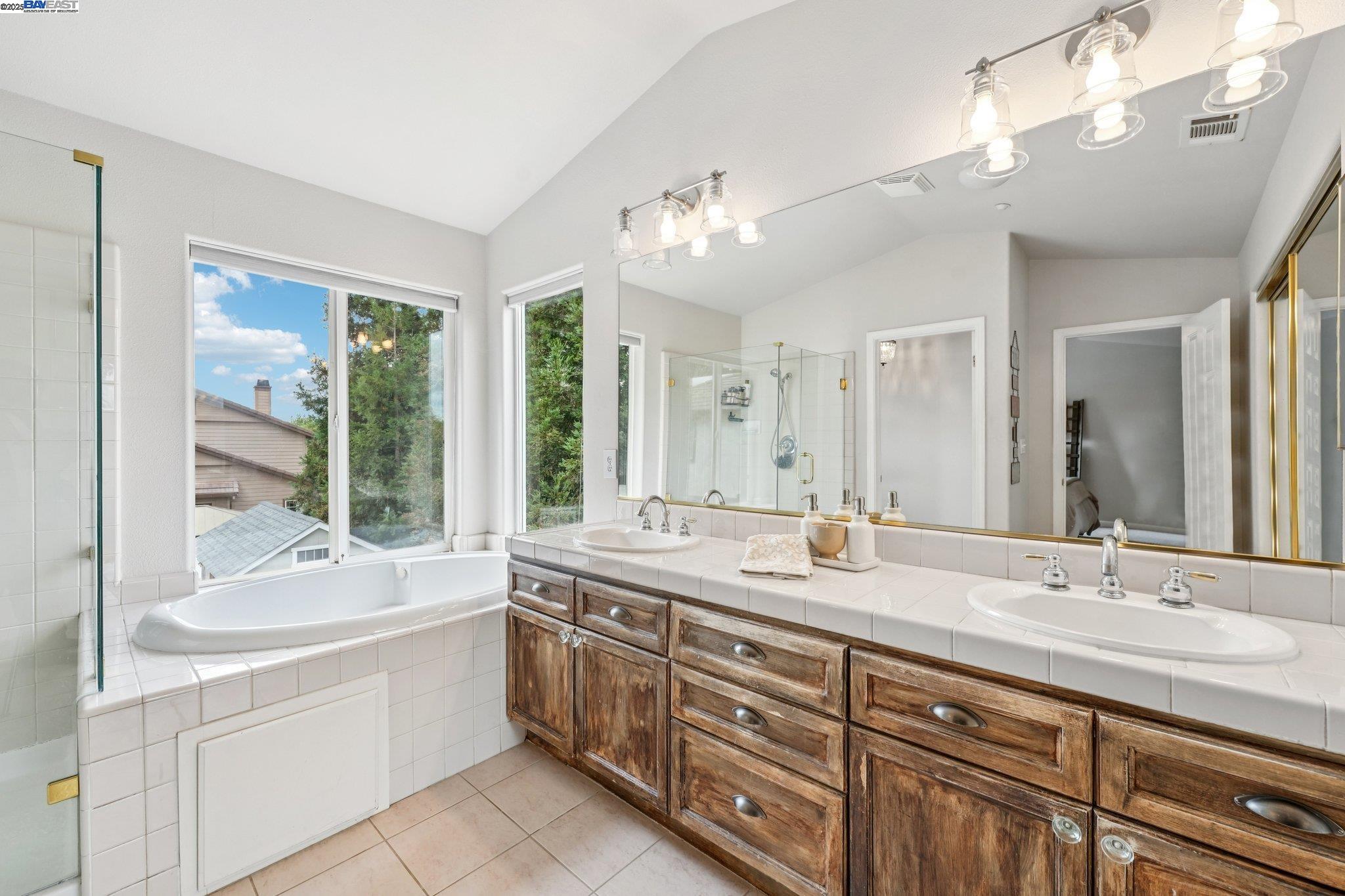 1762 Cheryl Dr