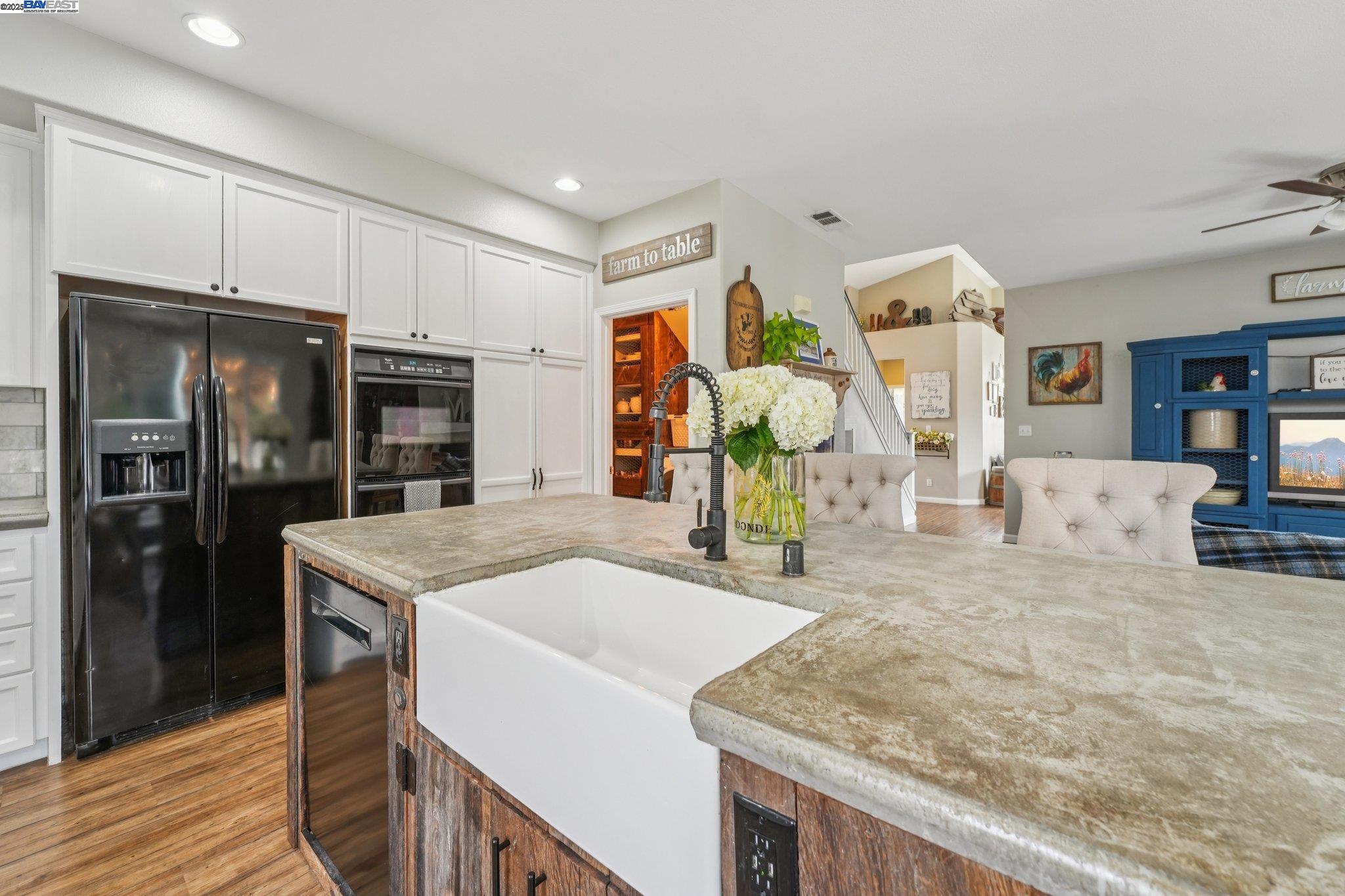 1762 Cheryl Dr